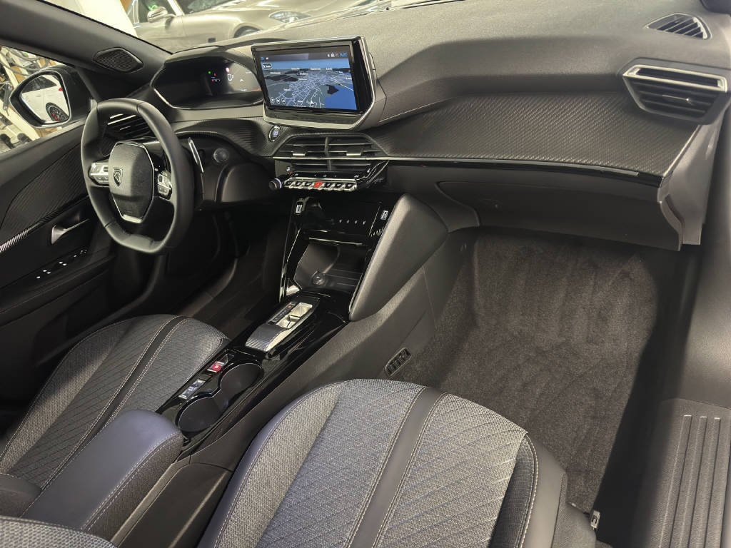 PEUGEOT 2008 Allure Premium Hybrid-image-10