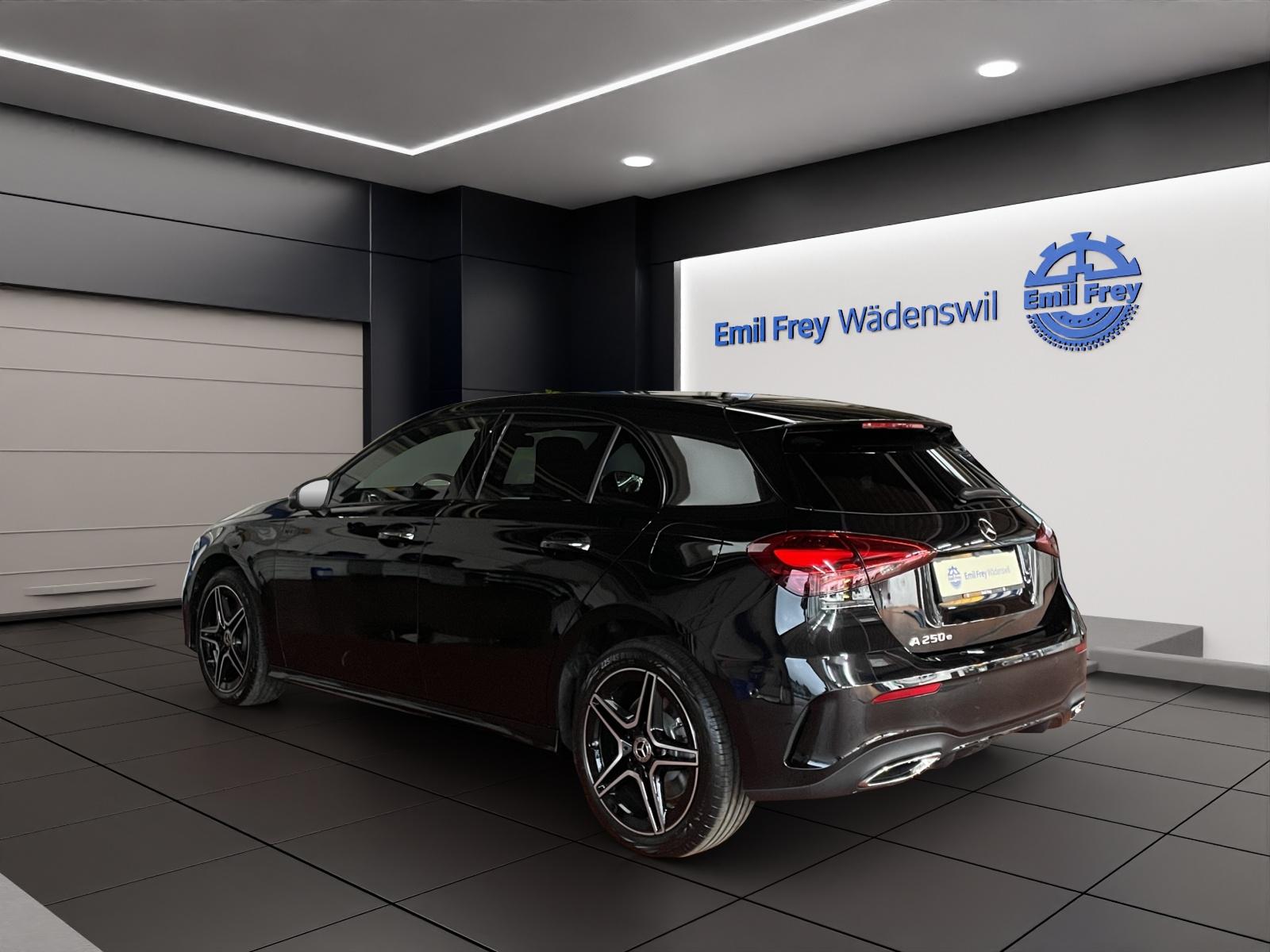 MERCEDES-BENZ A 250 e EQ Star AMG Line-image-2