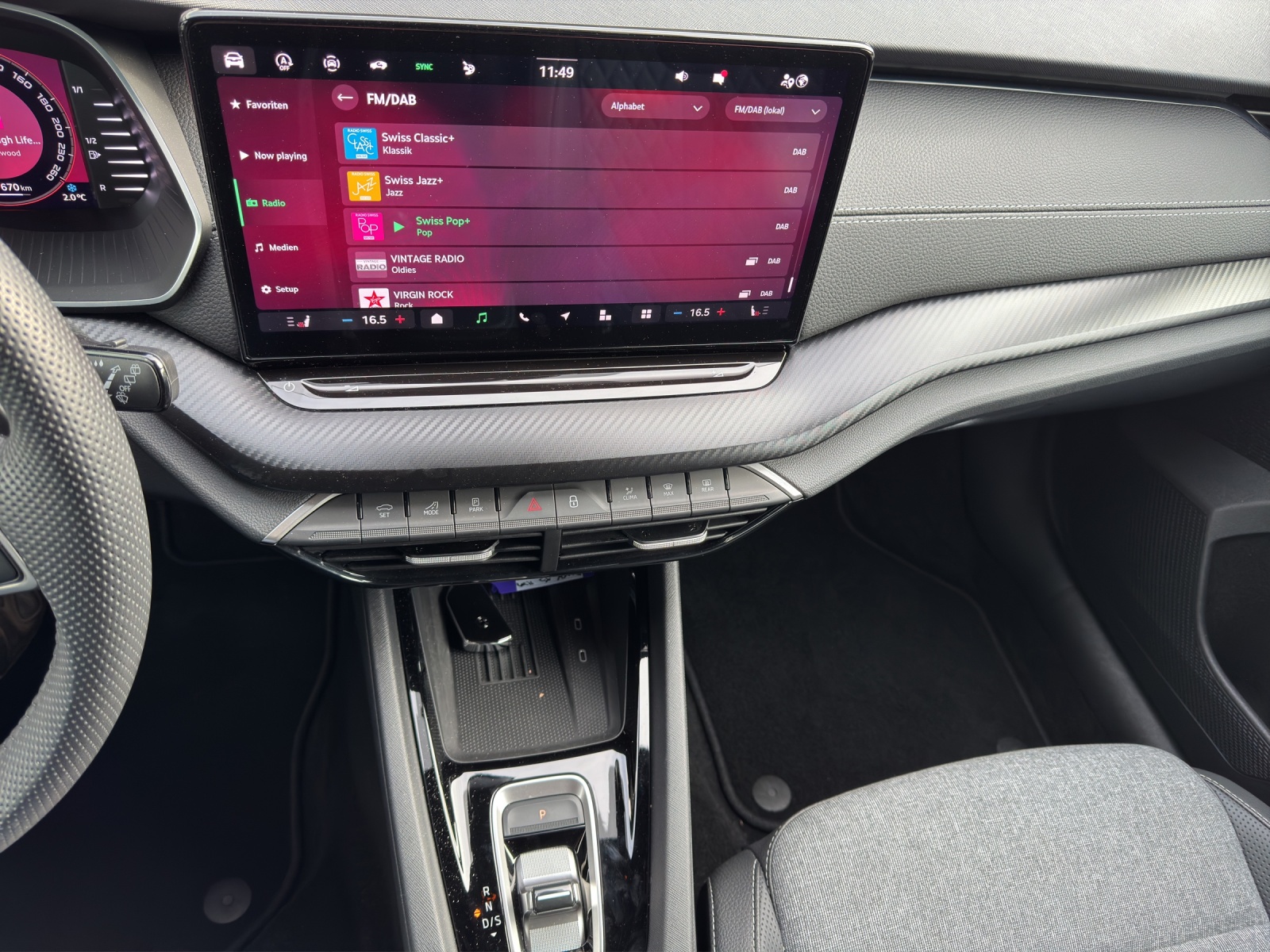SKODA Octavia Combi 1.5 TSI mHEV DSG Sport Line-image-11