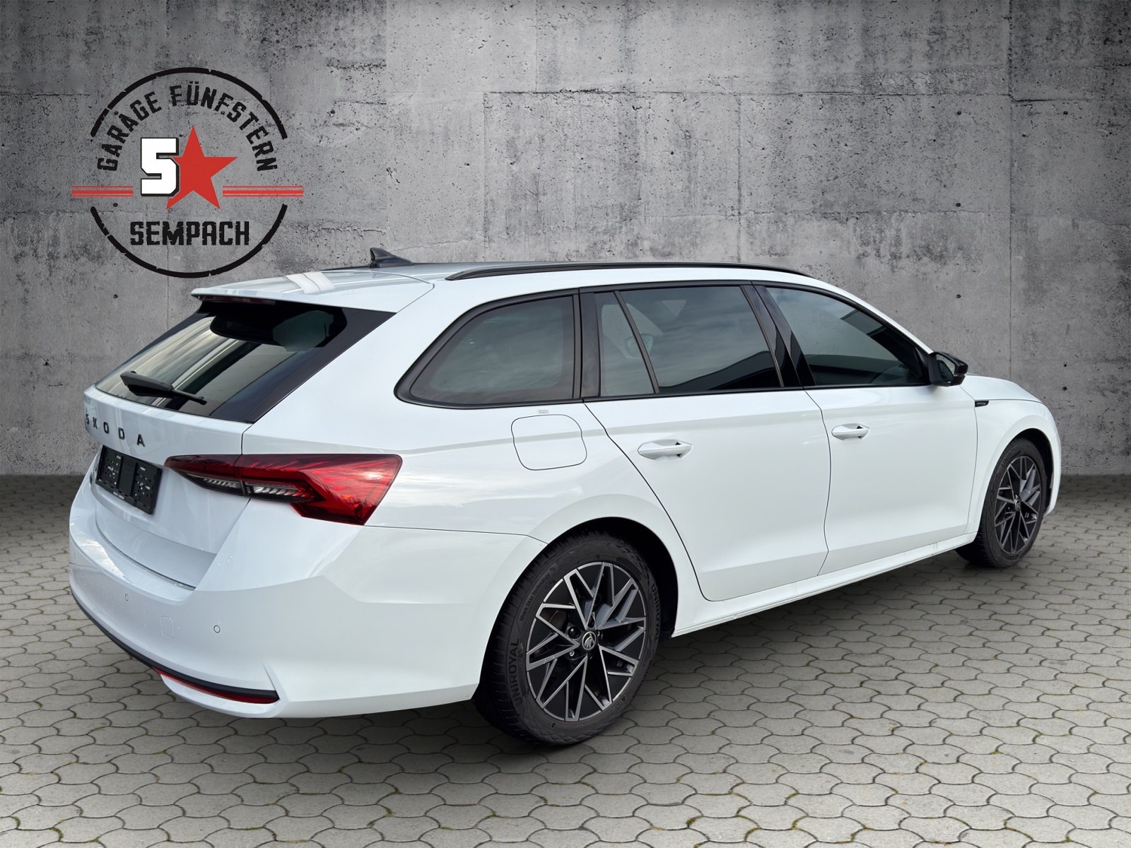 SKODA Octavia Combi 1.5 TSI mHEV DSG Sport Line-image-4