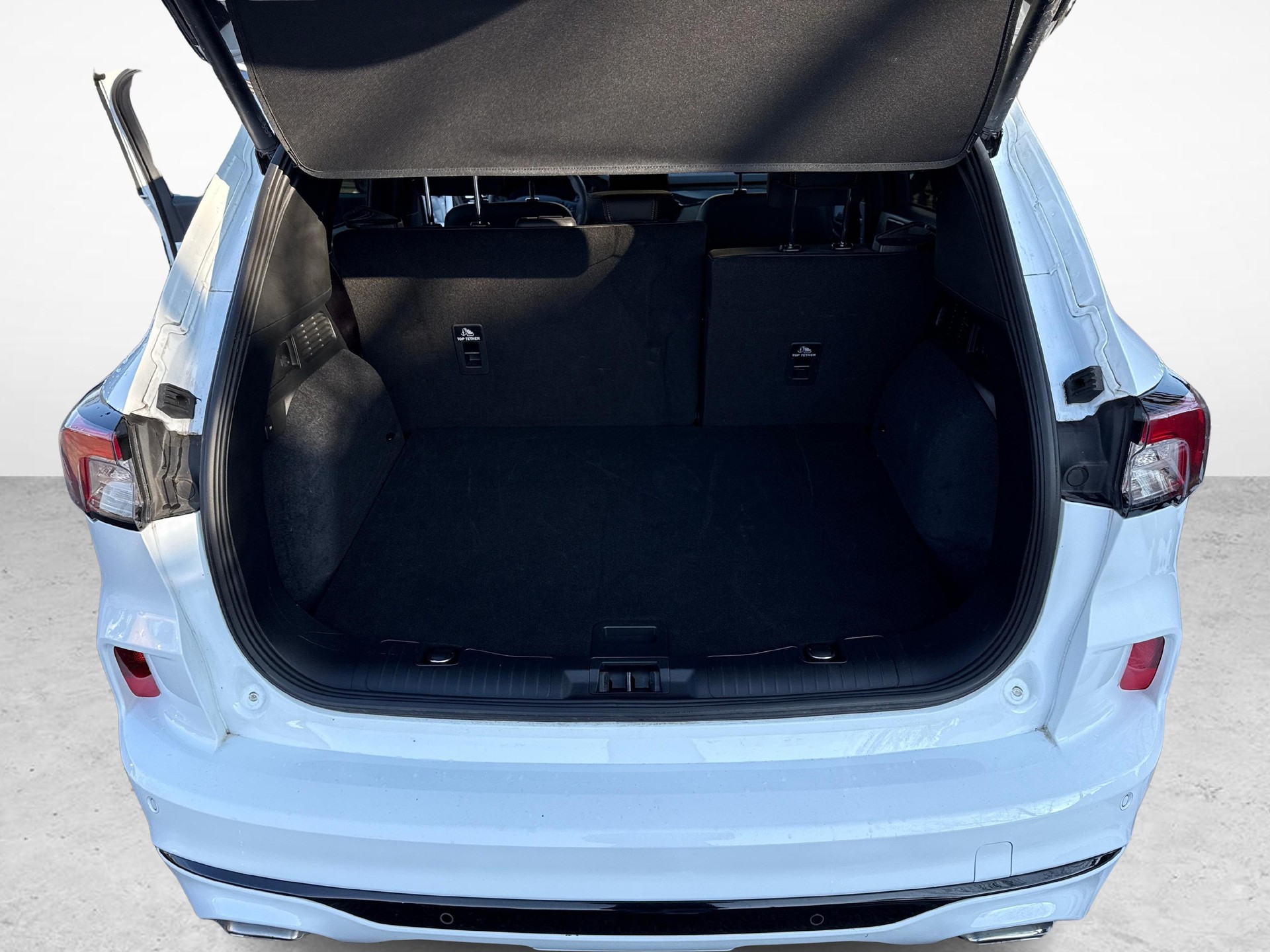 FORD Kuga 2.5 Plug-in Hybrid ST-Line X-image-16