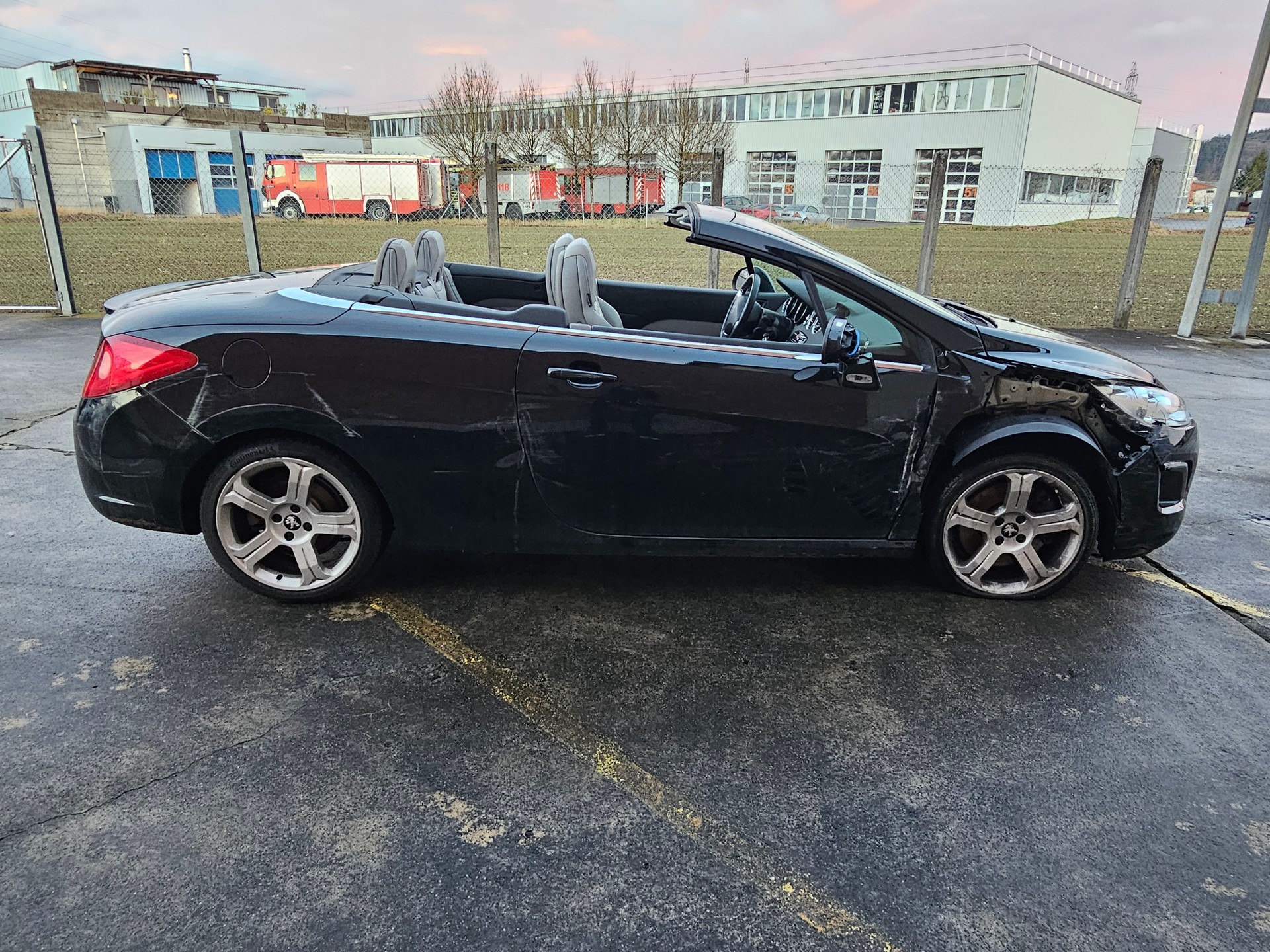 PEUGEOT 308 CC 1.6 16V Turbo Allure-image-5