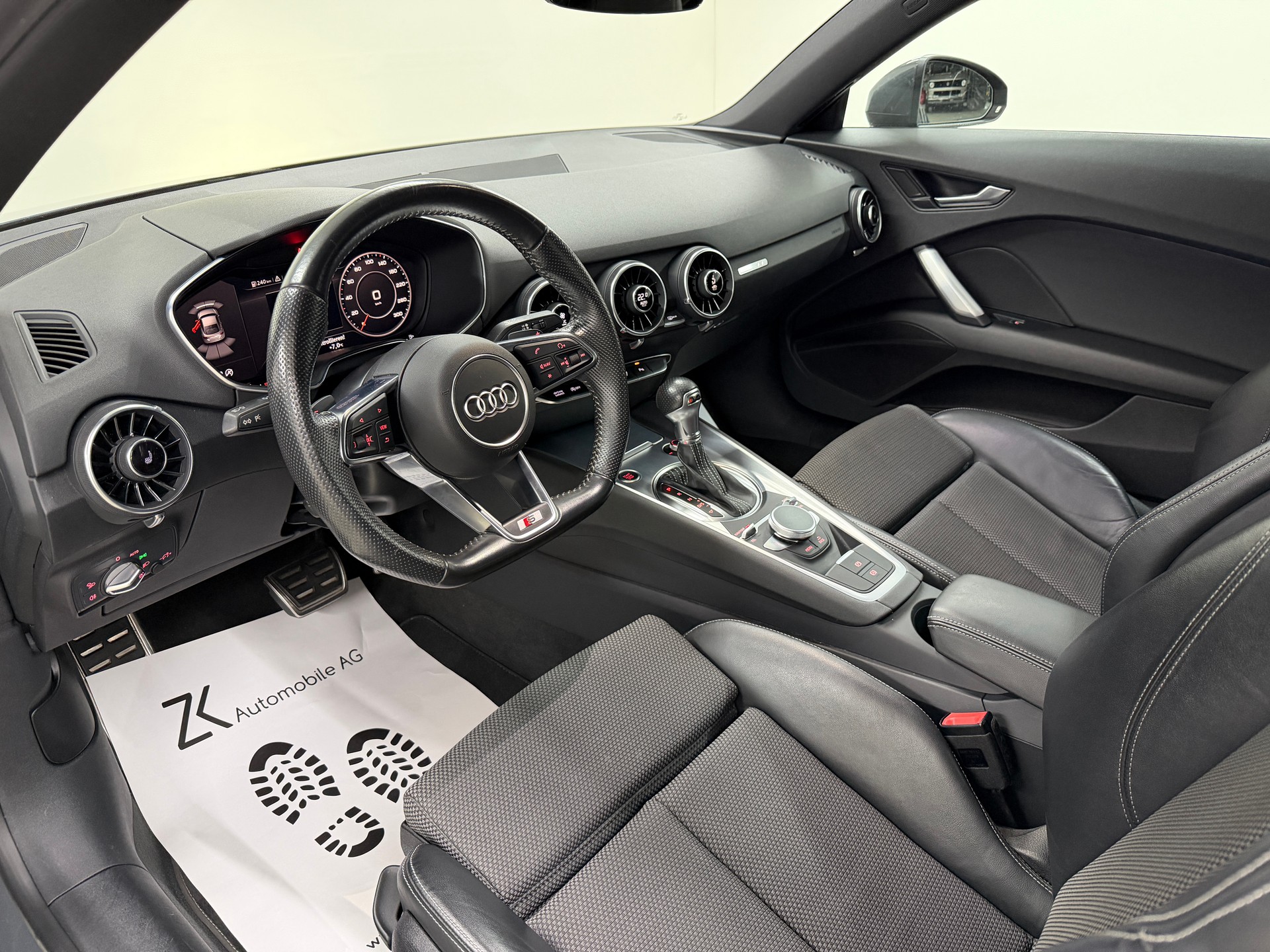 AUDI TT Coupé 40 TFSI S-Line Nano Gray Metallic S-tronic | RF-Kamera | virtual cockpit | MMI Plus | LED |-image-6