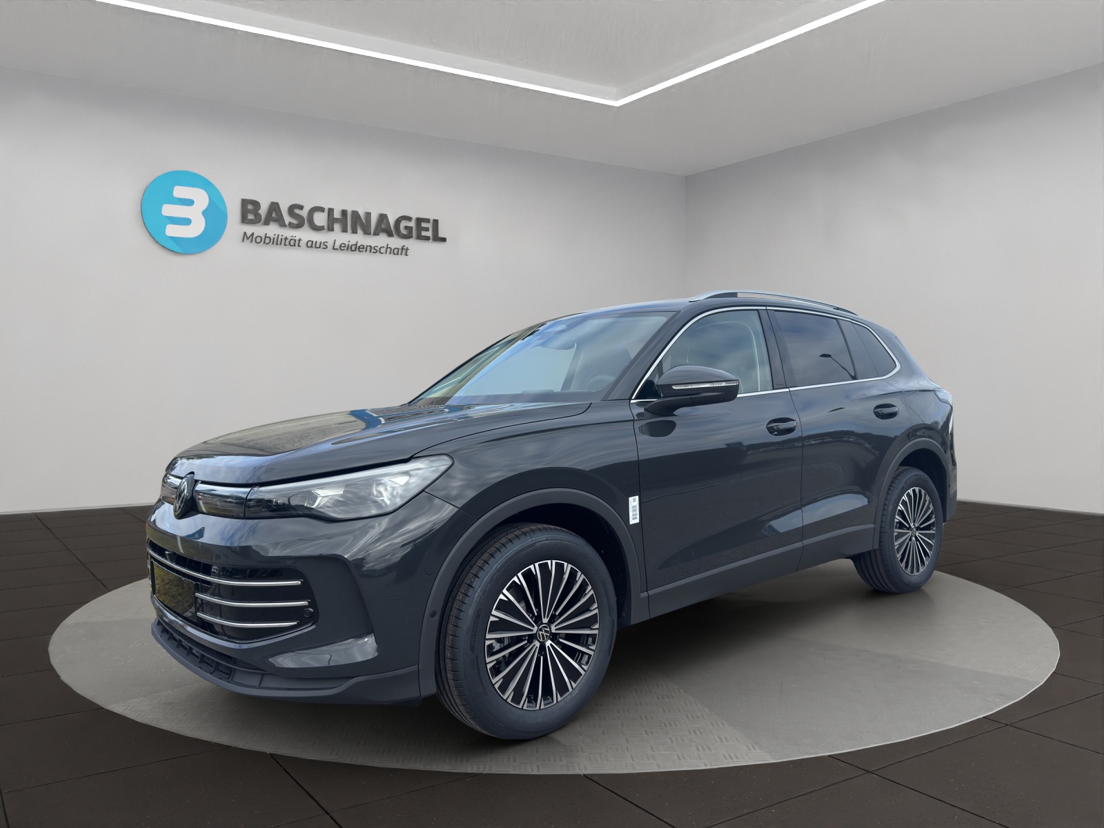 VW Tiguan 2.0 TSI DSG Elegance 4Motion-image-0