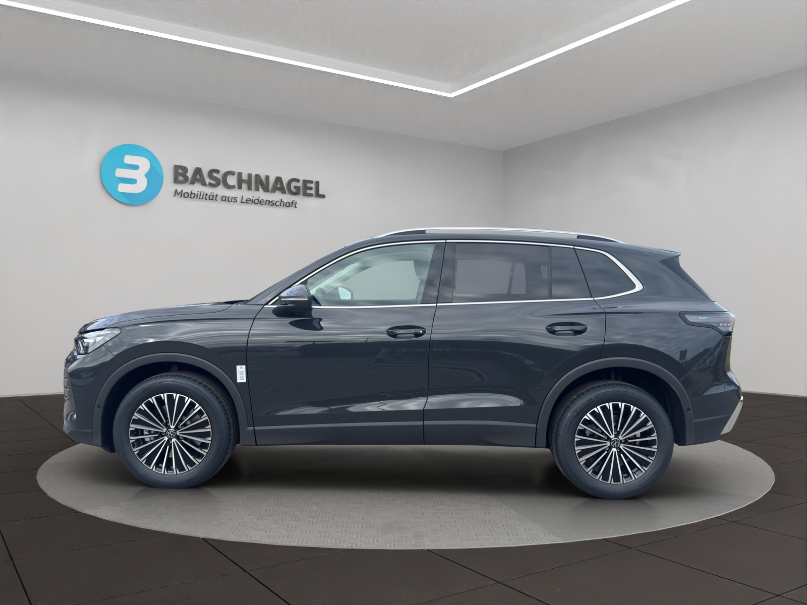 VW Tiguan 2.0 TSI DSG Elegance 4Motion-image-1