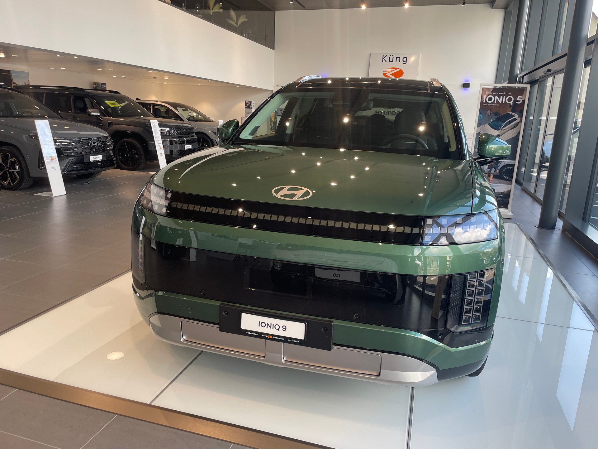 HYUNDAI Ioniq 9 110kWh Vertex 4WD-showroom-element-1