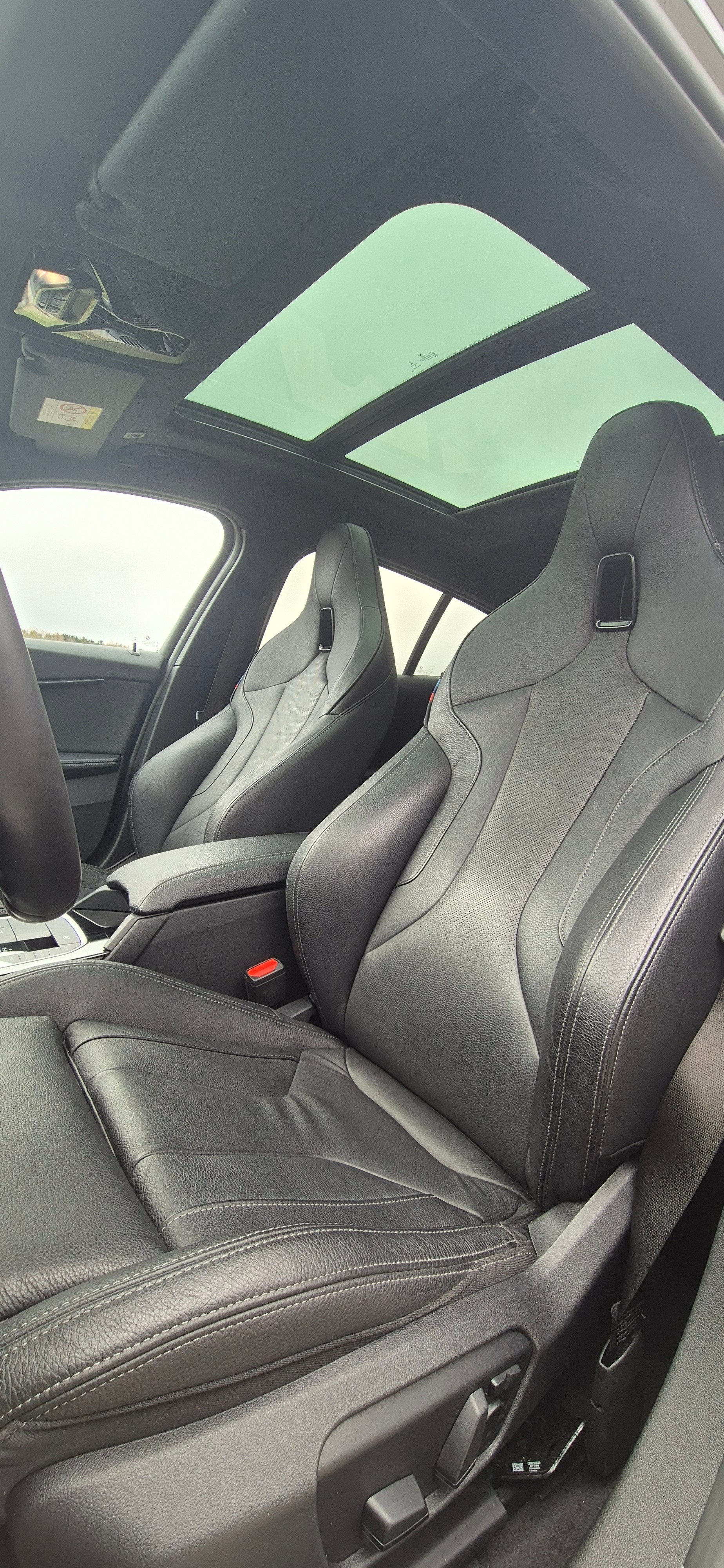 BMW M135i xDrive Steptronic-image-5