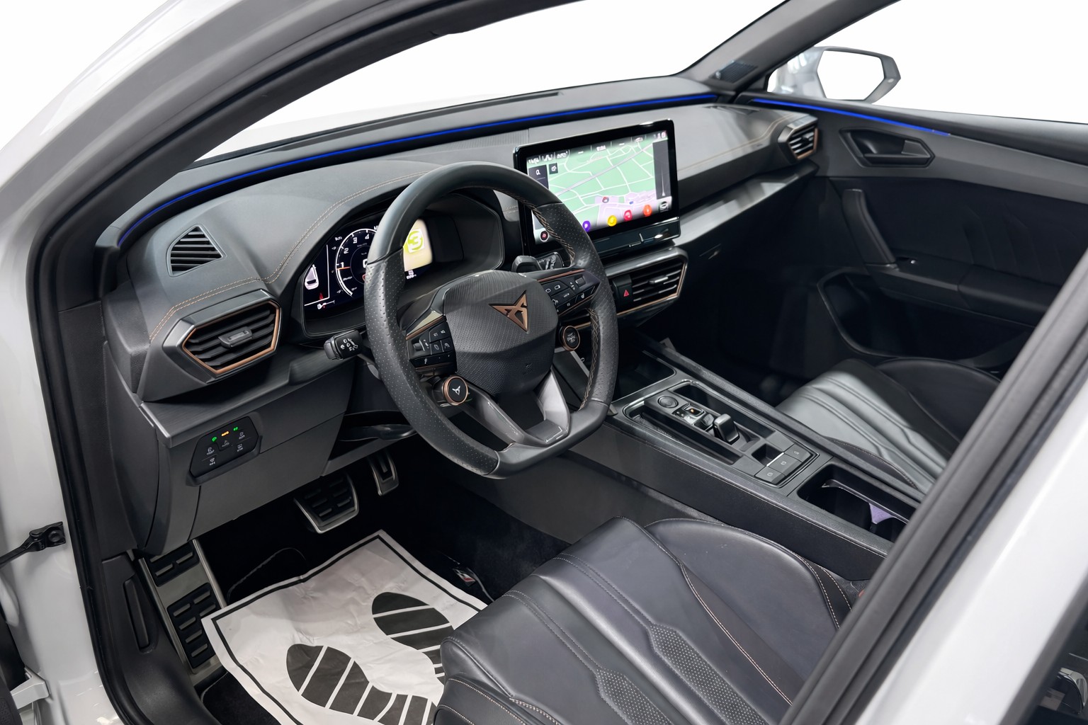 CUPRA LEON VZ 2.0 TSI DSG * Panorama-Glasdach * Schalensitze*-image-8