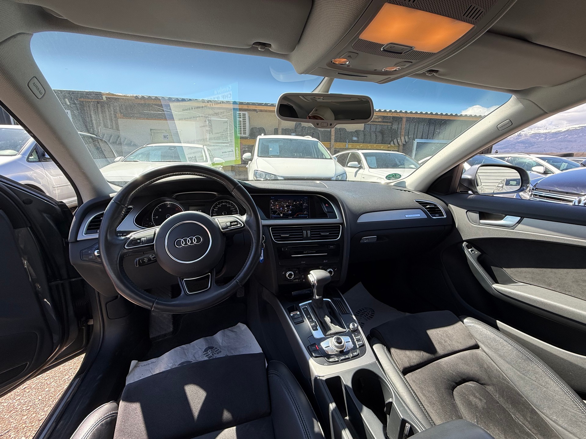 AUDI A4 Avant 2.0 TDI quattro S-tronic _ S-Line-image-17