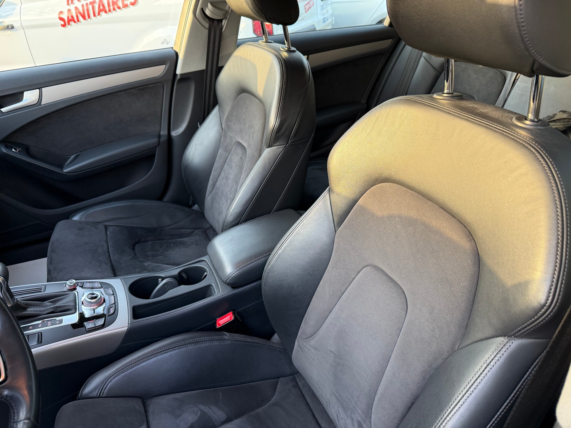 AUDI A4 Avant 2.0 TDI quattro S-tronic _ S-Line-image-7