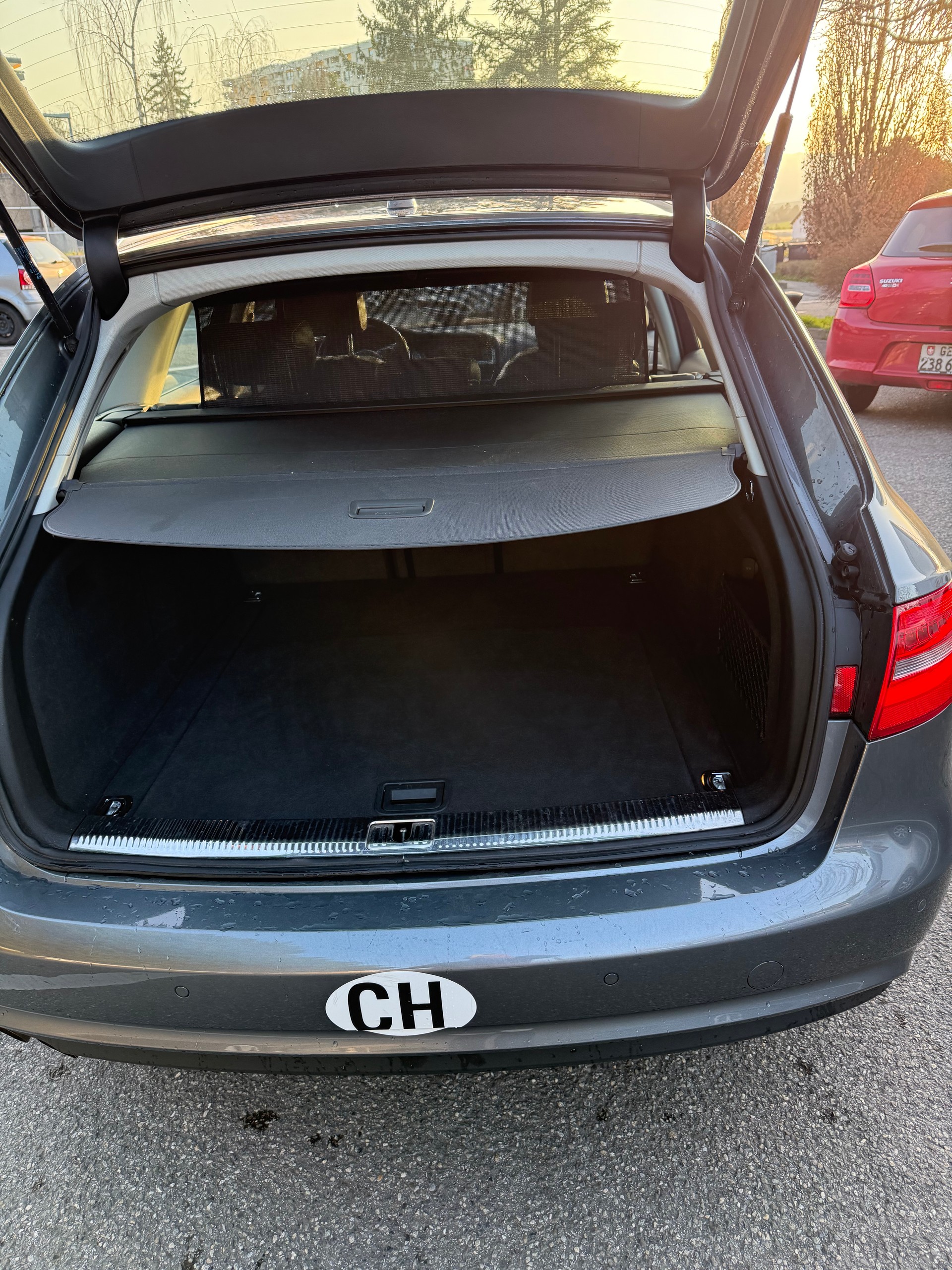 AUDI A4 Avant 2.0 TDI quattro S-tronic _ S-Line-showroom-element-3