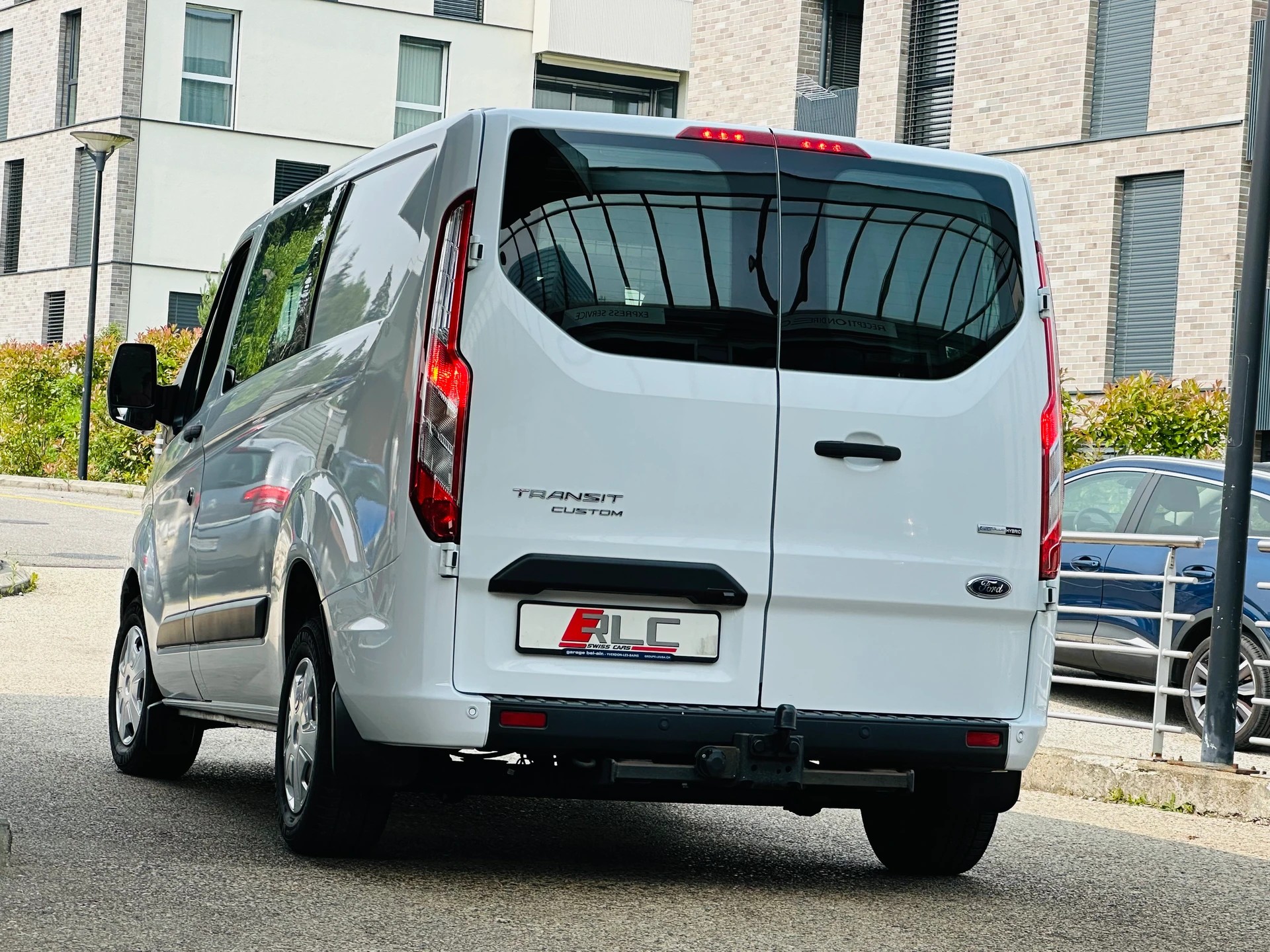 FORD Transit Custom Van 300 L1H1 DK Trend HEV1-image-8