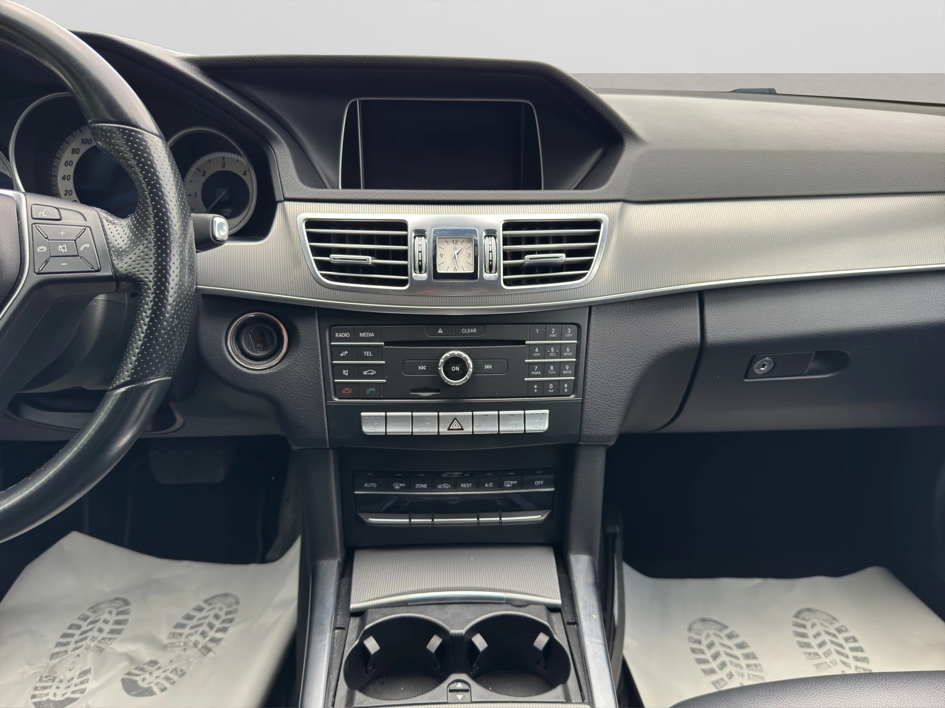 MERCEDES-BENZ E 250 BlueTEC Avantgarde 9G-Tronic-image-10