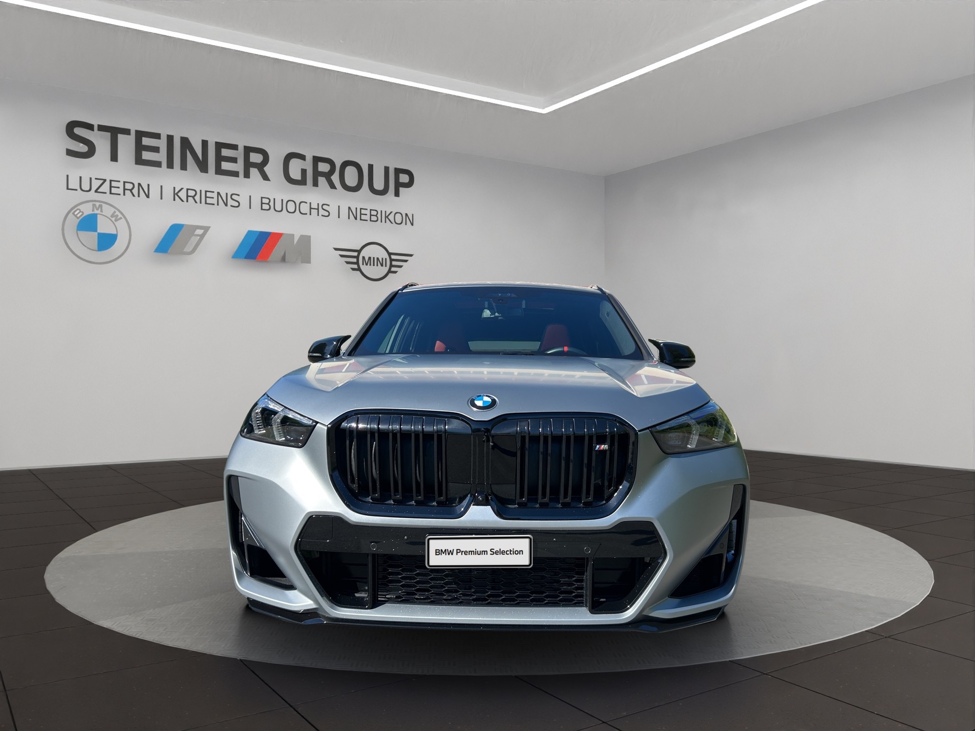 BMW X1 xDrive M35i-showroom-element-1