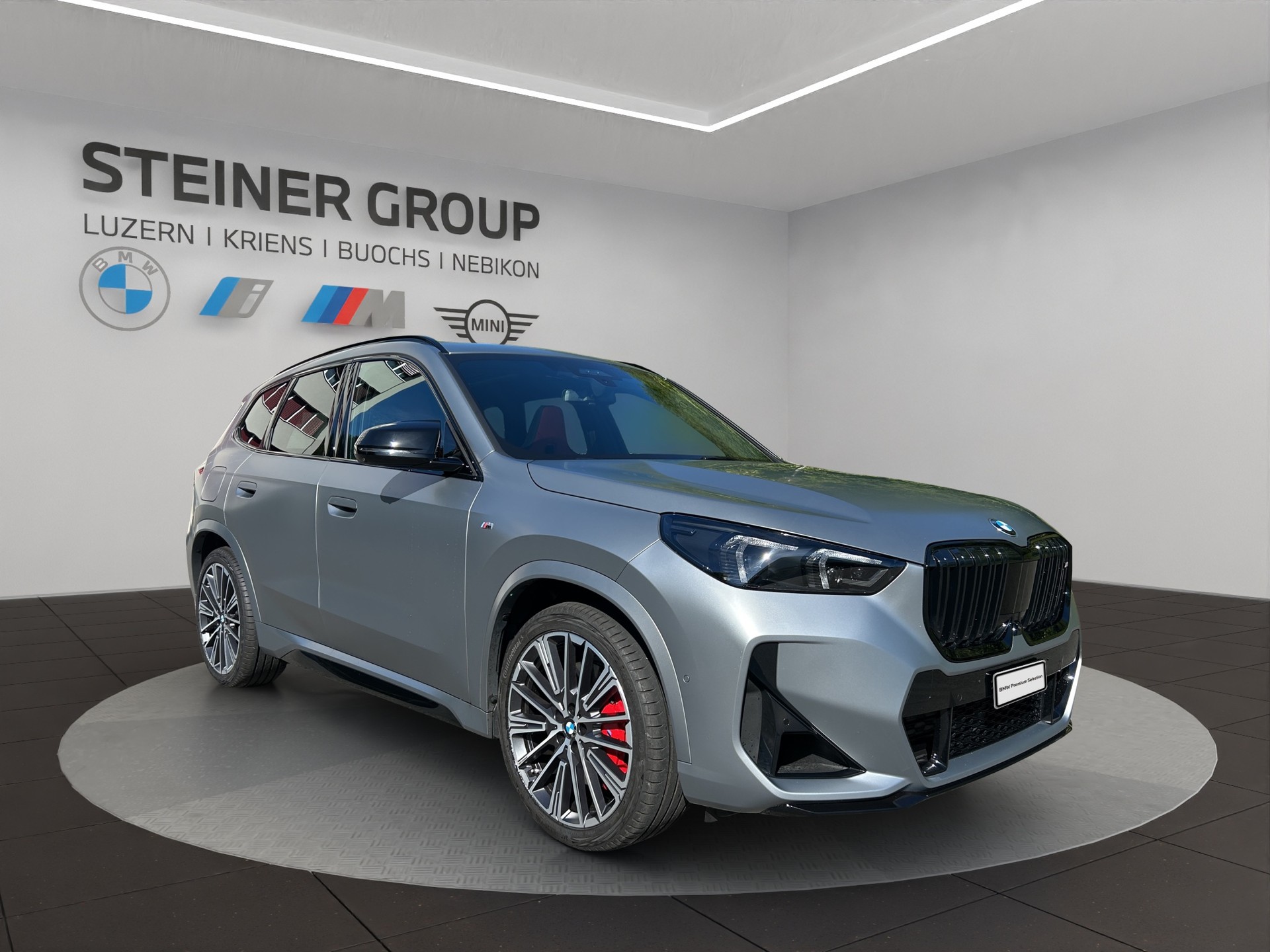 BMW X1 xDrive M35i-showroom-element-2