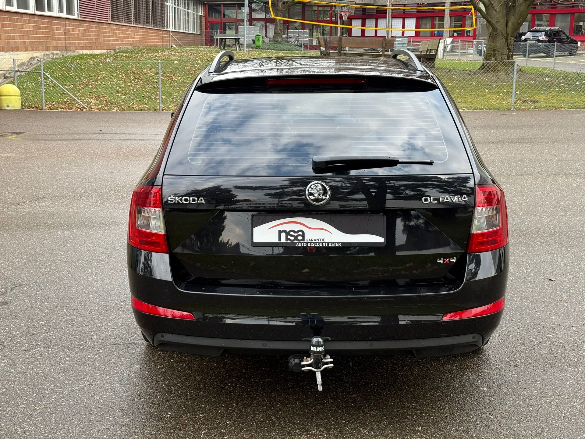 SKODA Octavia Combi 2.0 TDI Elegance 4x4-image-3