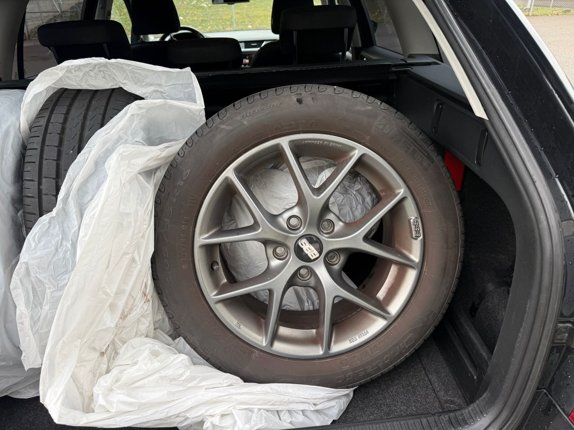 SKODA Octavia Combi 2.0 TDI Elegance 4x4-image-6