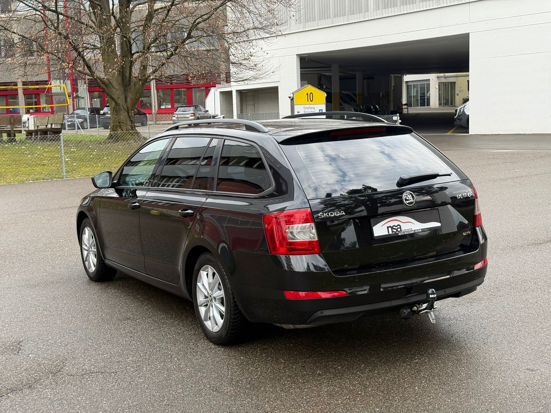 SKODA Octavia Combi 2.0 TDI Elegance 4x4-image-4