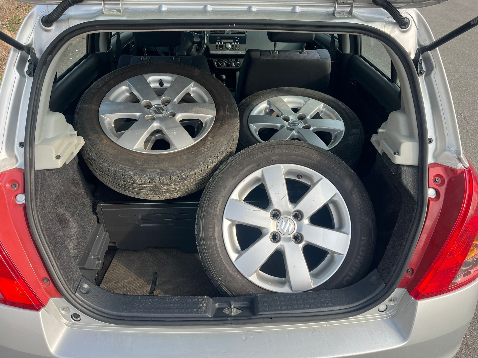 SUZUKI Swift 1.3i 16V GL 4x4-image-10