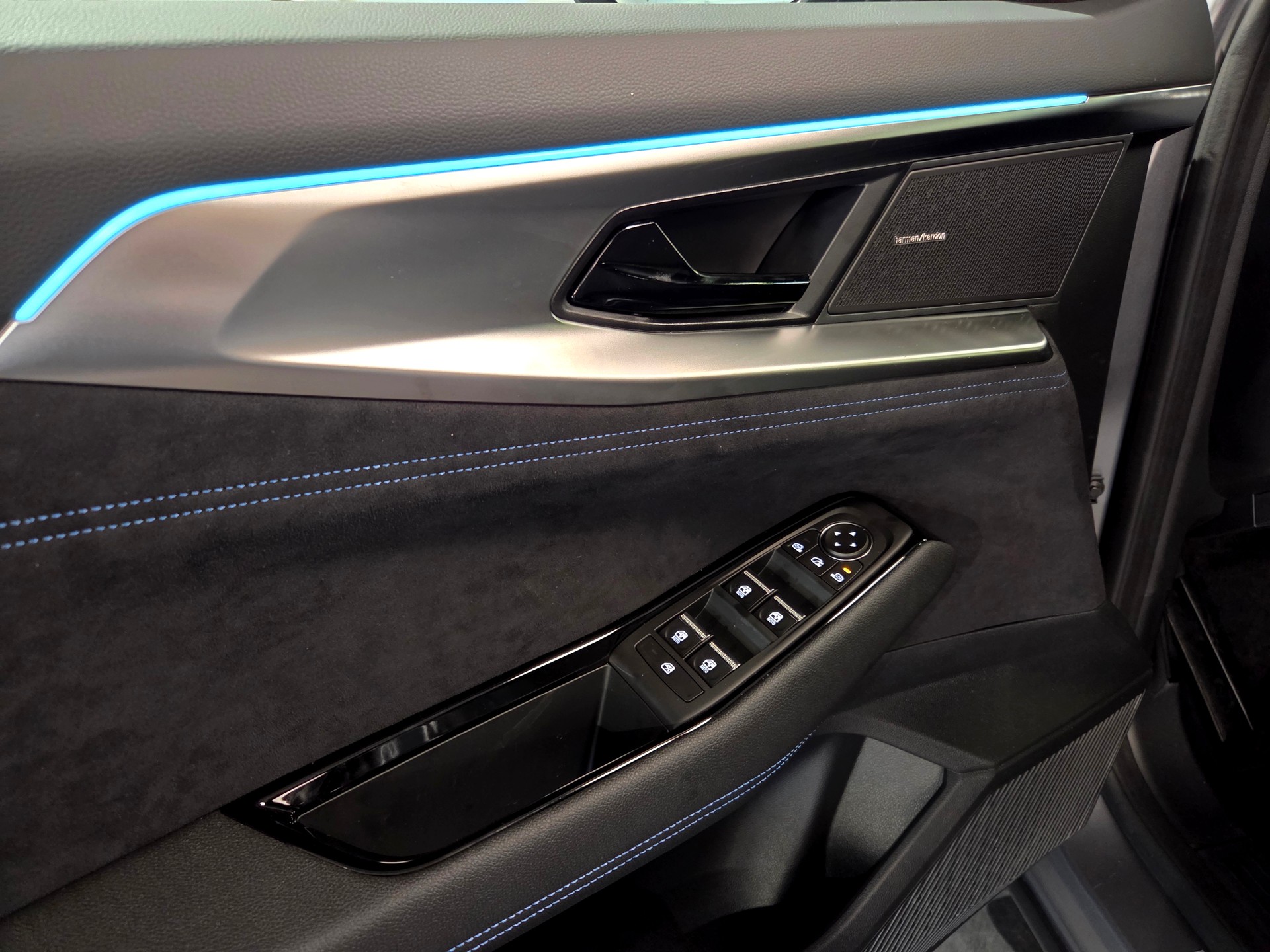 RENAULT Austral 1.2 E-Tech esprit Alpine-image-16