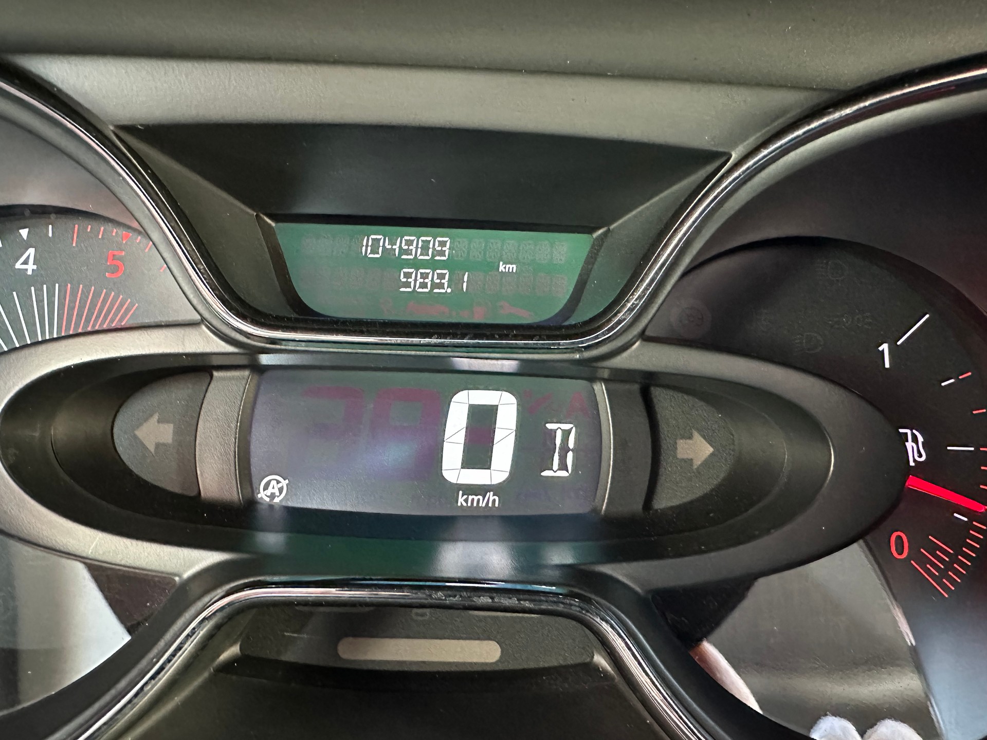 RENAULT Captur 1.5 dCi Privilège EDC-image-6