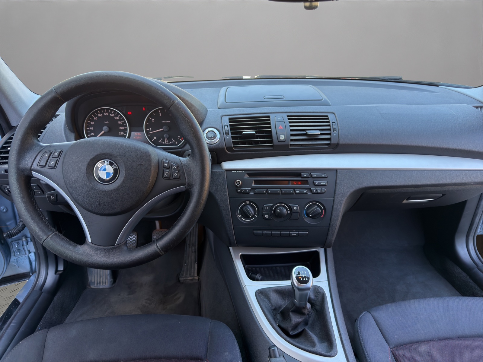 BMW 116i-image-13