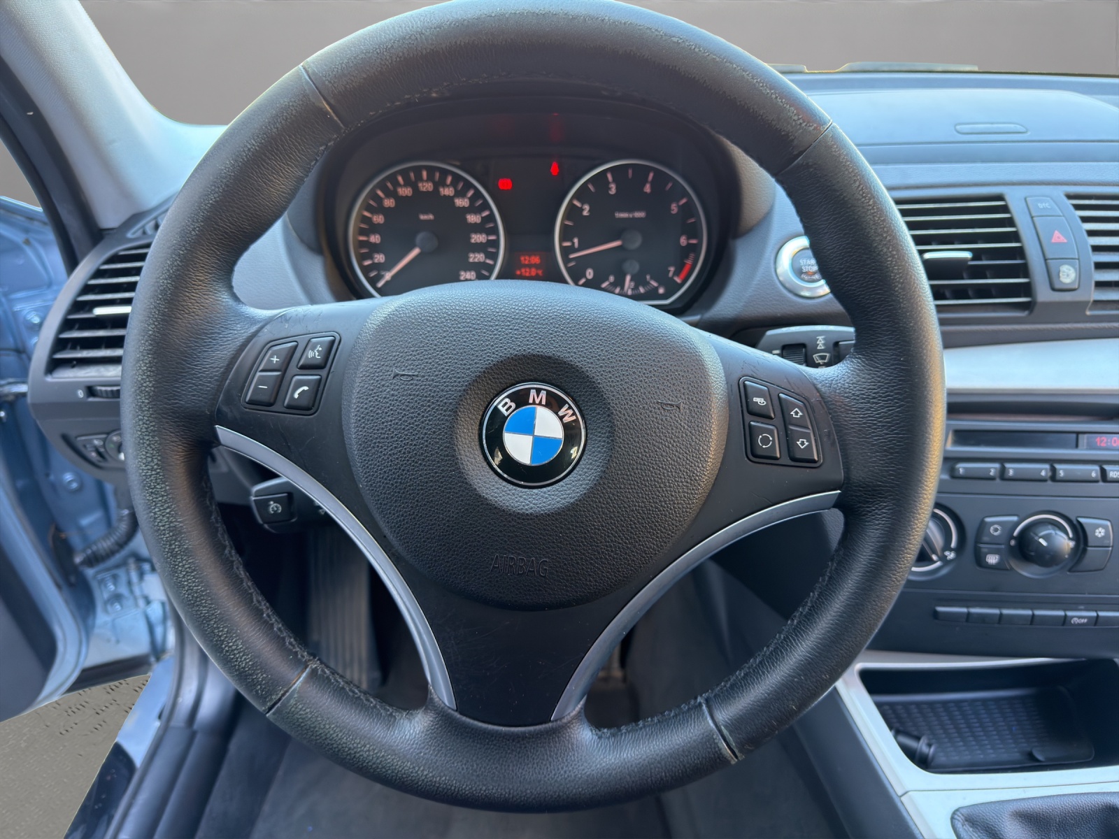 BMW 116i-image-9