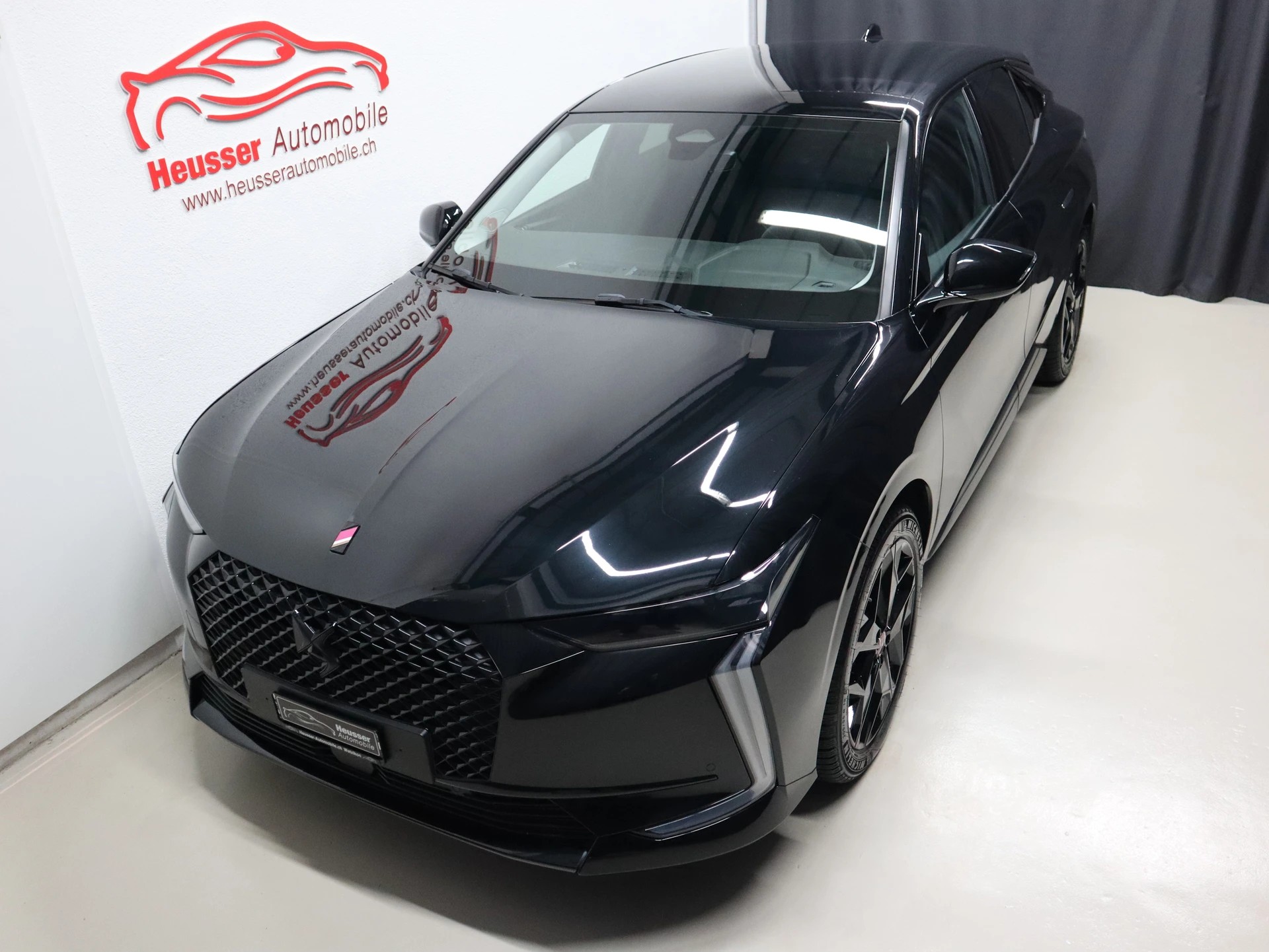 DS AUTOMOBILES DS 4 1.5 Blue HDi Performance Line+ EAT8 - Digital Cockpit - Navi/CarPlay - Leder/Alcantara - Distanzregler - Kamera - 130 PS-showroom-element-2
