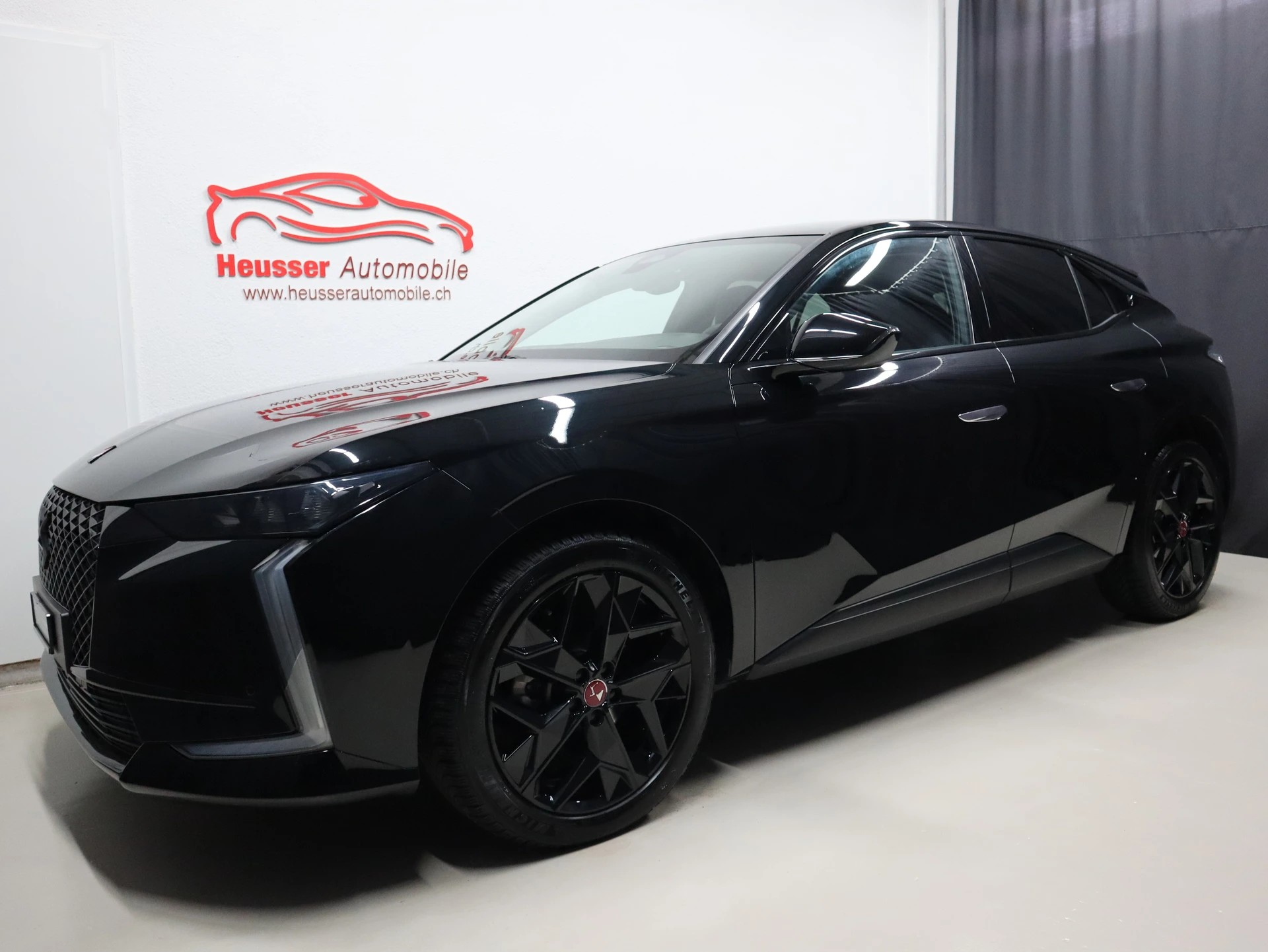 DS AUTOMOBILES DS 4 1.5 Blue HDi Performance Line+ EAT8 - Digital Cockpit - Navi/CarPlay - Leder/Alcantara - Distanzregler - Kamera - 130 PS-showroom-element-1