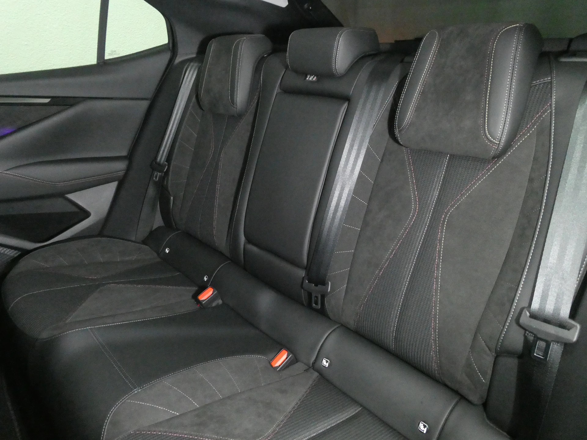 DS AUTOMOBILES DS 4 1.5 Blue HDi Performance Line+ EAT8 - Digital Cockpit - Navi/CarPlay - Leder/Alcantara - Distanzregler - Kamera - 130 PS-image-11