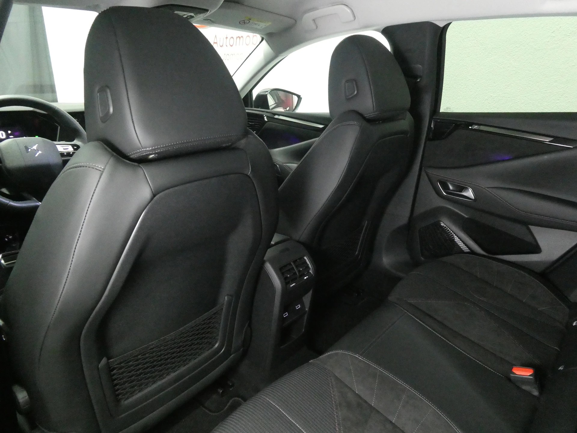 DS AUTOMOBILES DS 4 1.5 Blue HDi Performance Line+ EAT8 - Digital Cockpit - Navi/CarPlay - Leder/Alcantara - Distanzregler - Kamera - 130 PS-image-10