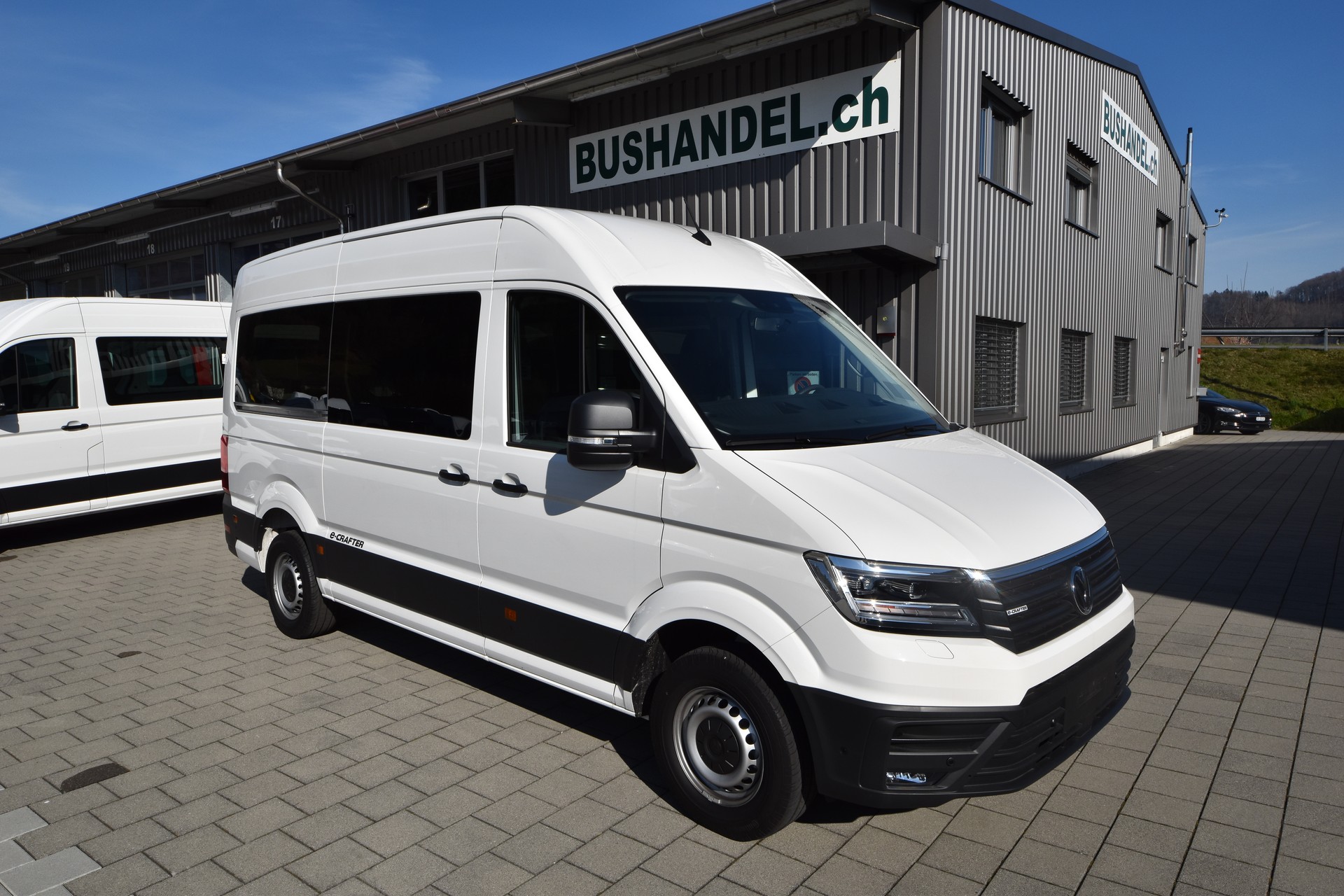 VW eCrafter Schulbus-image-0