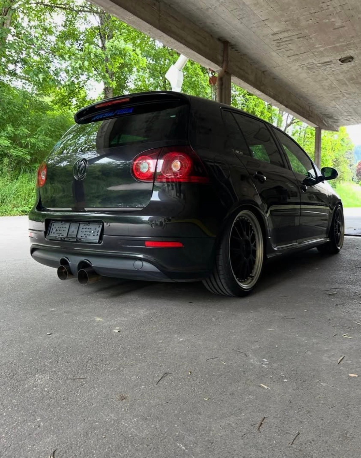 VW Golf R32 4Motion-image-1