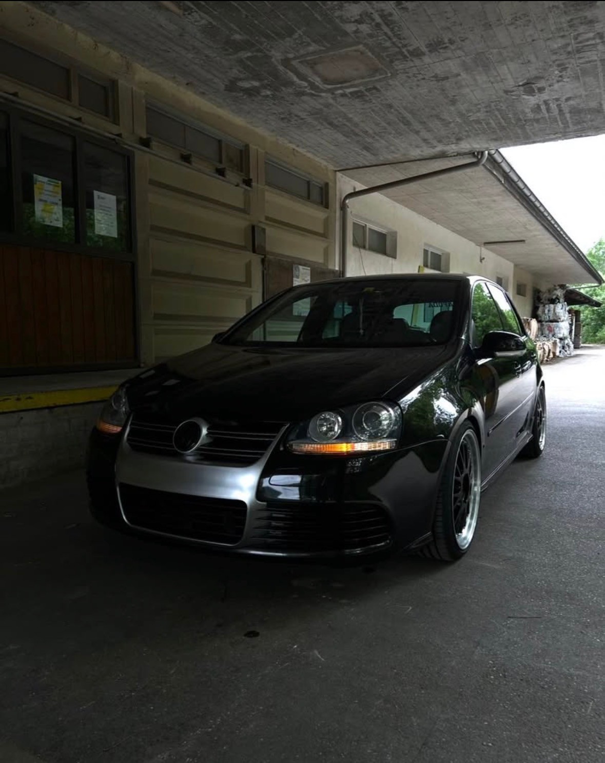 VW Golf R32 4Motion-image-0