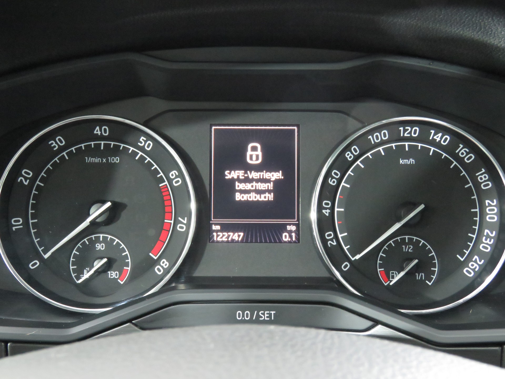 SKODA Superb Combi 2.0 TSI Style DSG 4x4 (Automat)-image-16