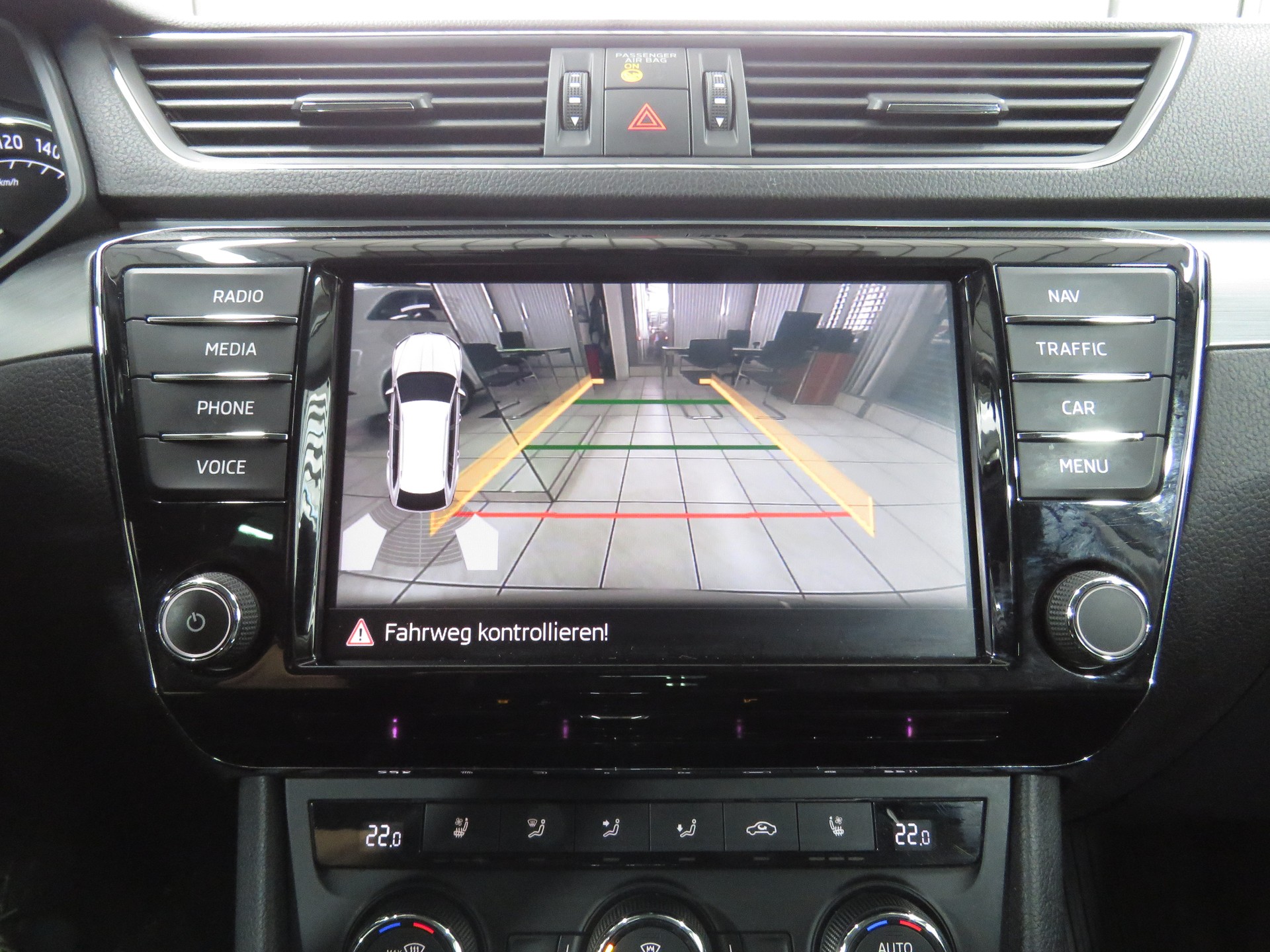SKODA Superb Combi 2.0 TSI Style DSG 4x4 (Automat)-image-19