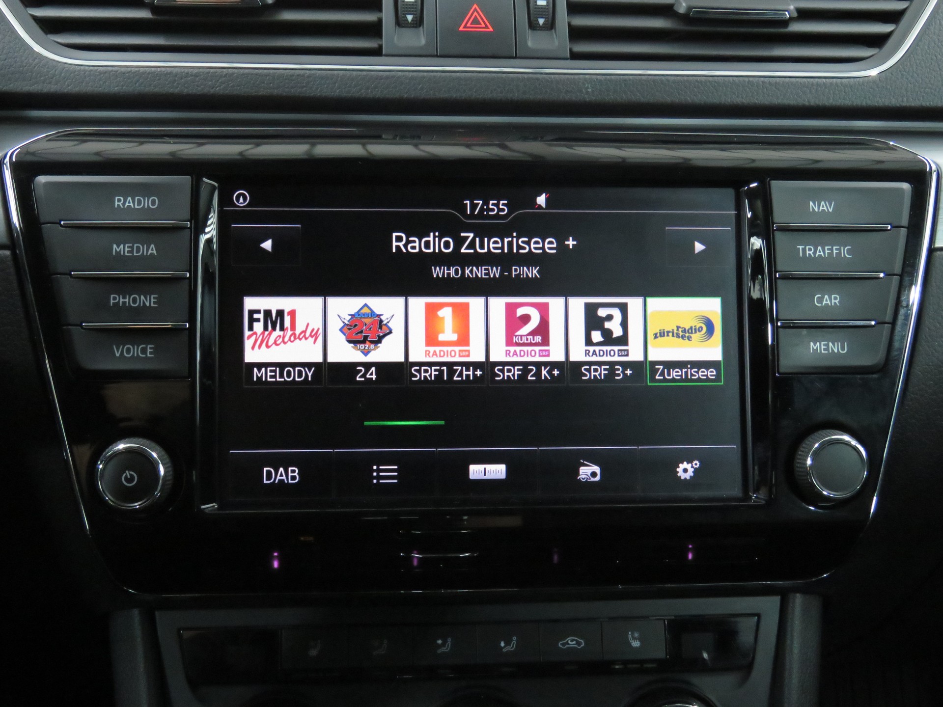 SKODA Superb Combi 2.0 TSI Style DSG 4x4 (Automat)-image-17
