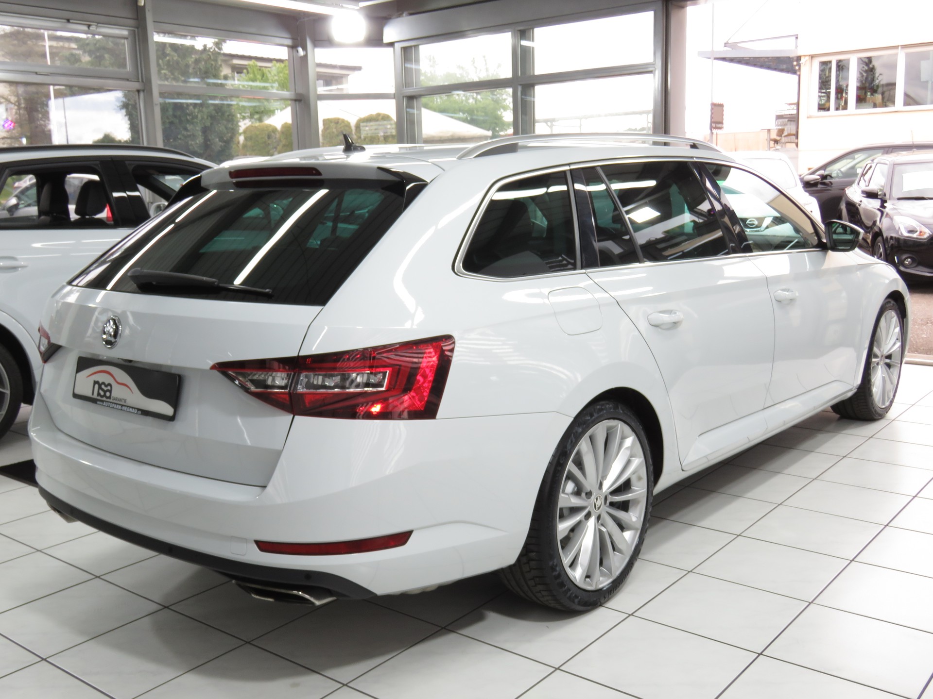SKODA Superb Combi 2.0 TSI Style DSG 4x4 (Automat)-image-3