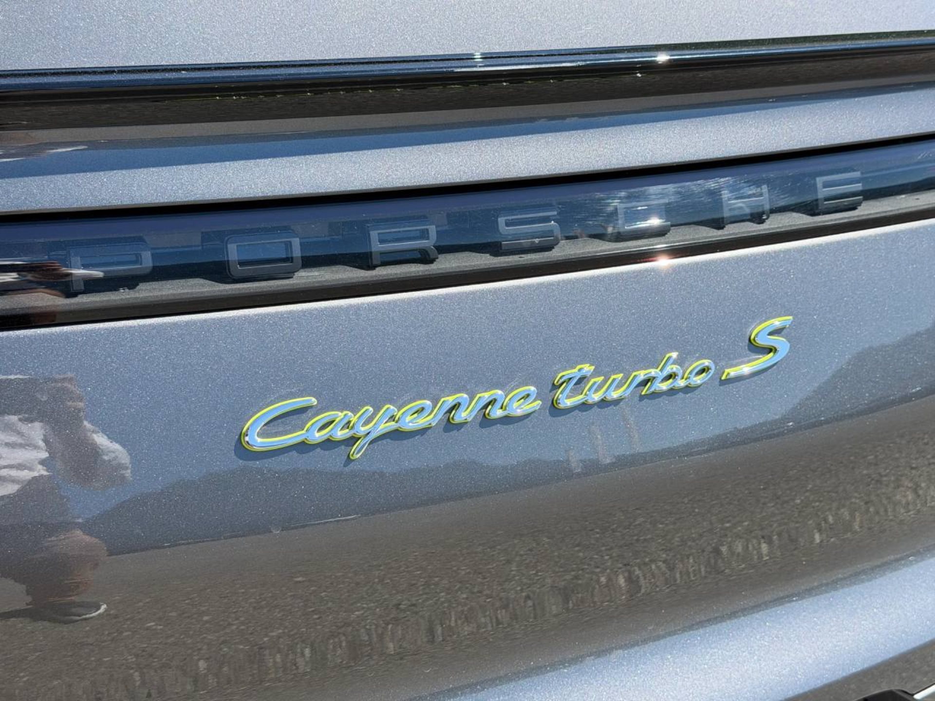 PORSCHE Cayenne Turbo S E-Hybrid Coupè-image-13