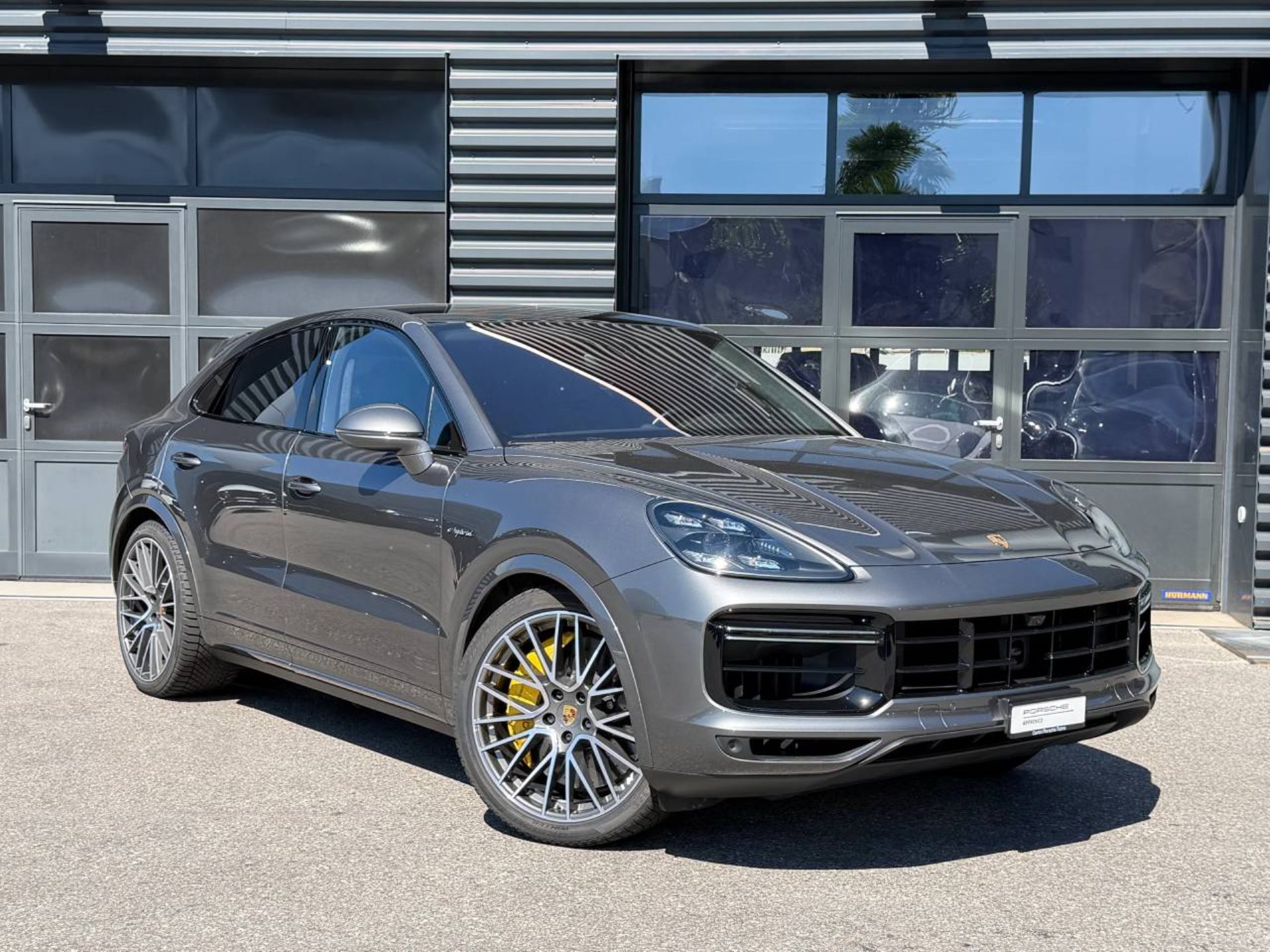 PORSCHE Cayenne Turbo S E-Hybrid Coupè-image-8