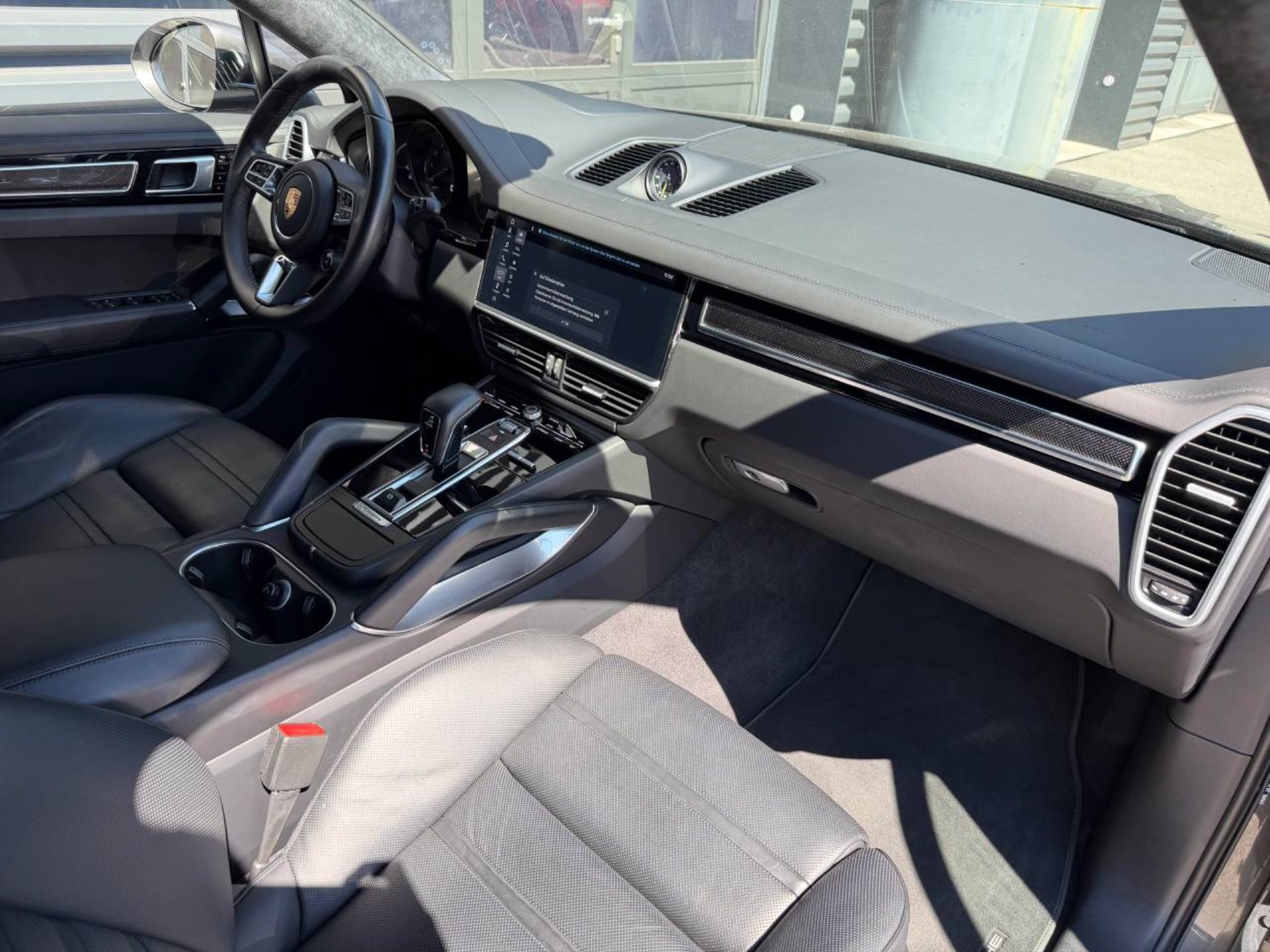 PORSCHE Cayenne Turbo S E-Hybrid Coupè-image-26