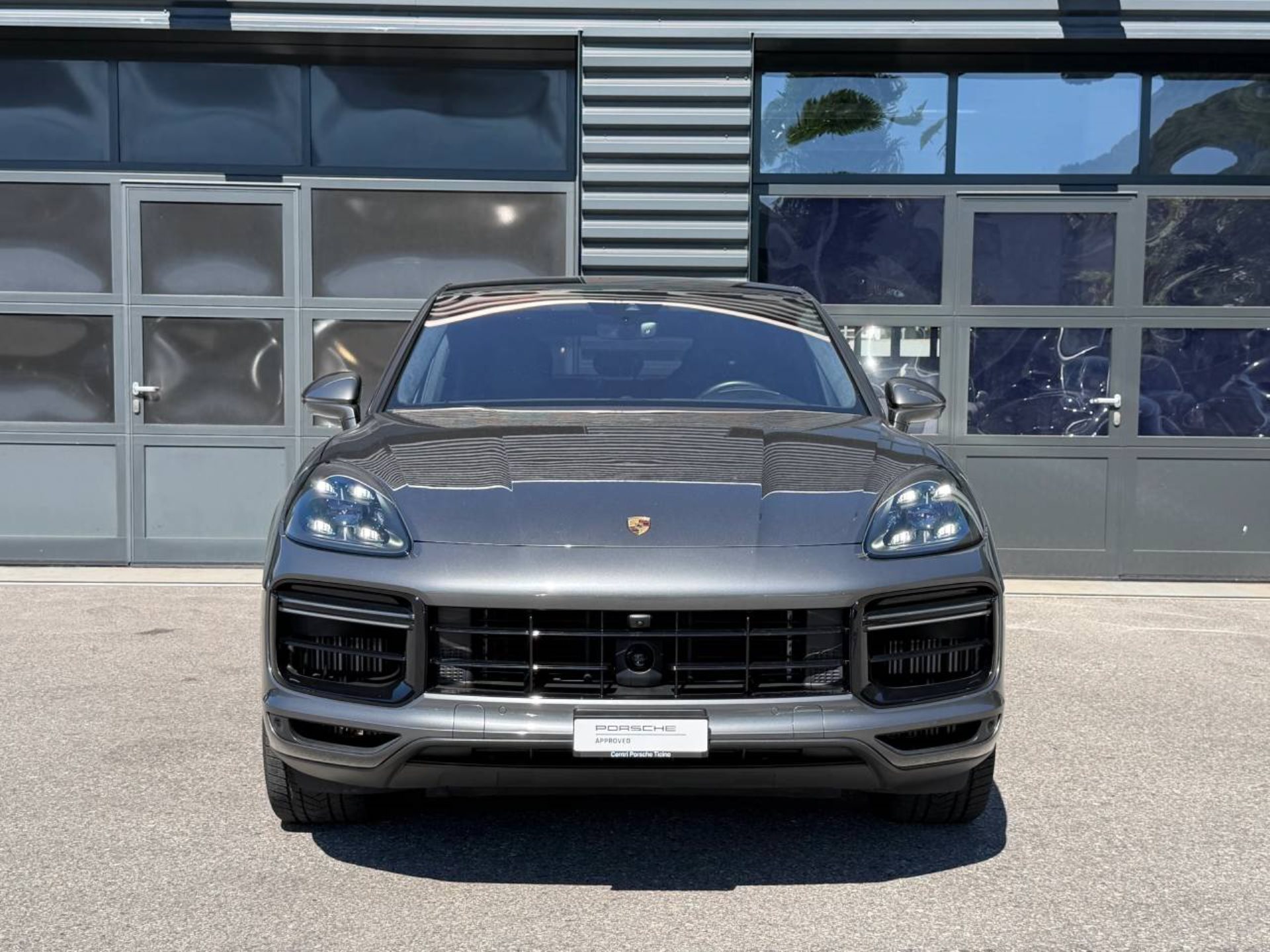 PORSCHE Cayenne Turbo S E-Hybrid Coupè-image-9