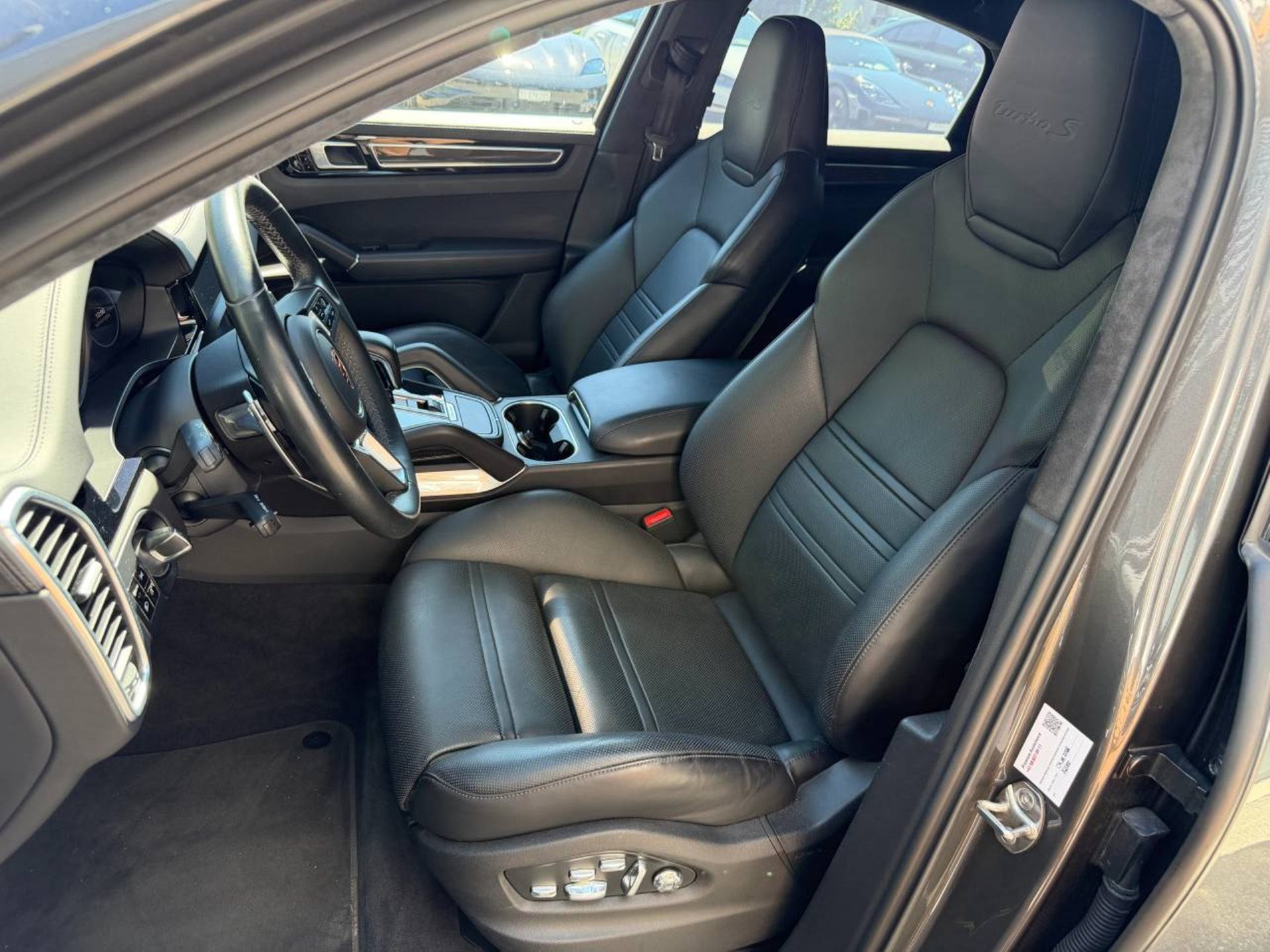 PORSCHE Cayenne Turbo S E-Hybrid Coupè-image-29
