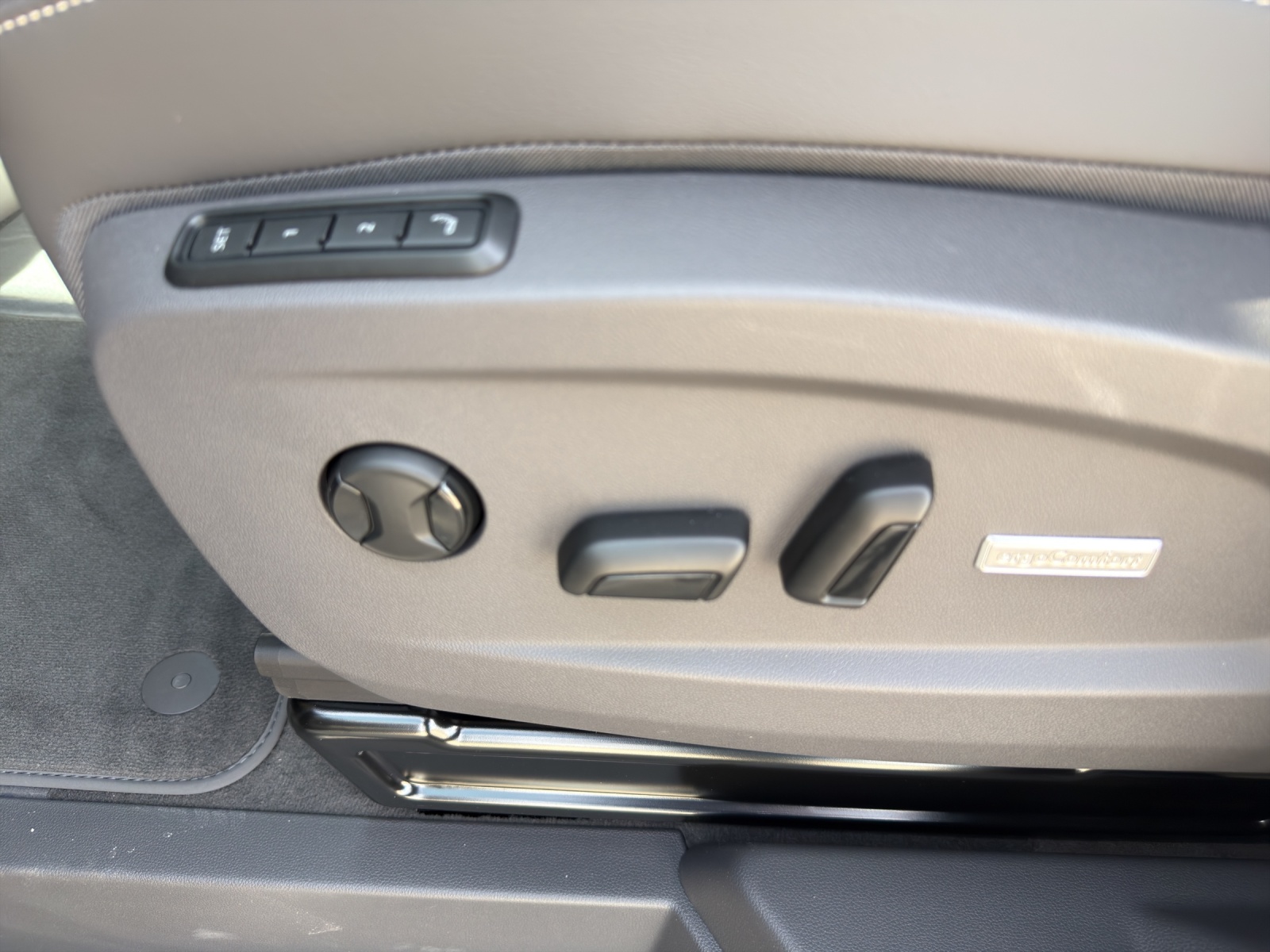 VW Multivan 1.5 eHybrid Style Liberty 4Motion DSG-image-15