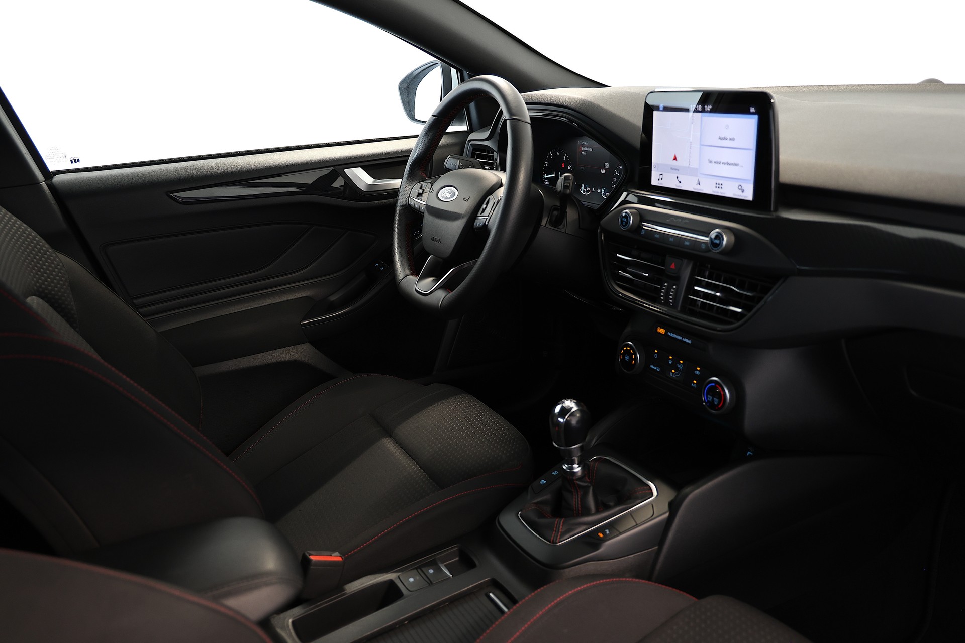 FORD Focus 1.0 SCTi ST Line-image-14