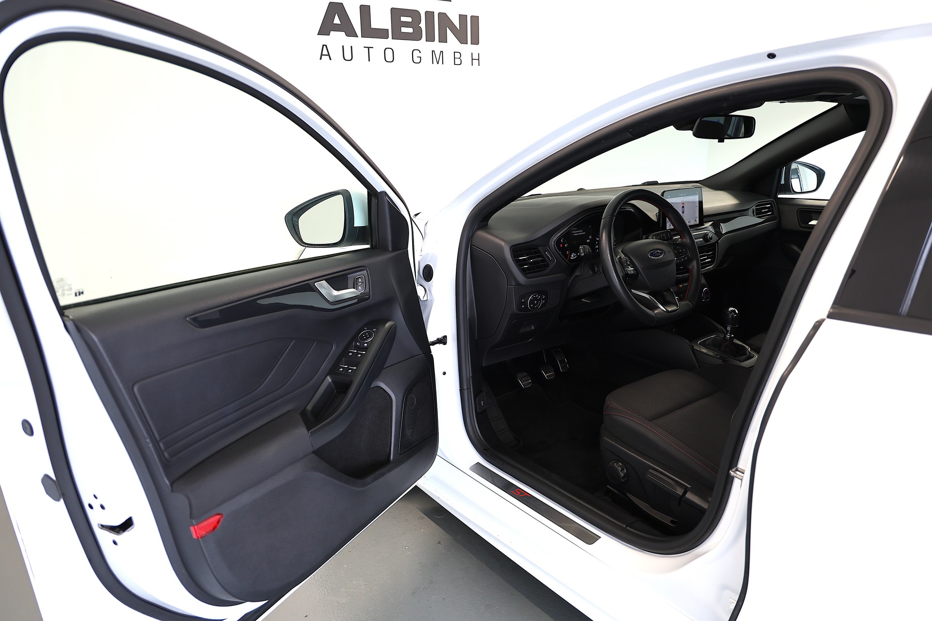 FORD Focus 1.0 SCTi ST Line-image-5