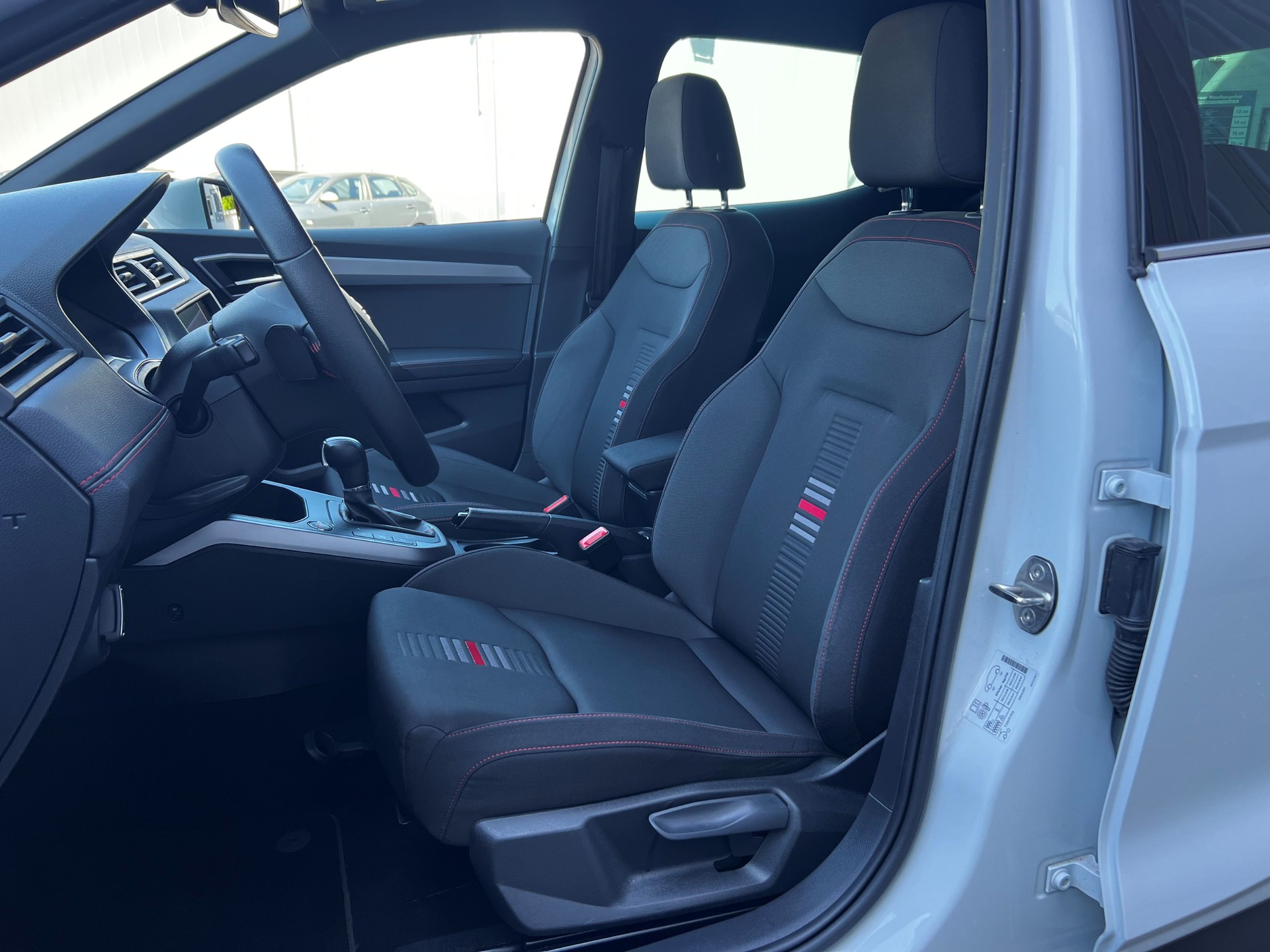 SEAT Arona 1.0 TSI Eco FR DSG-image-6