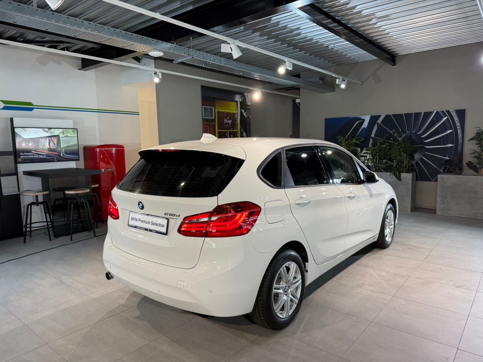 BMW 218d Active Tourer Steptronic-image-5