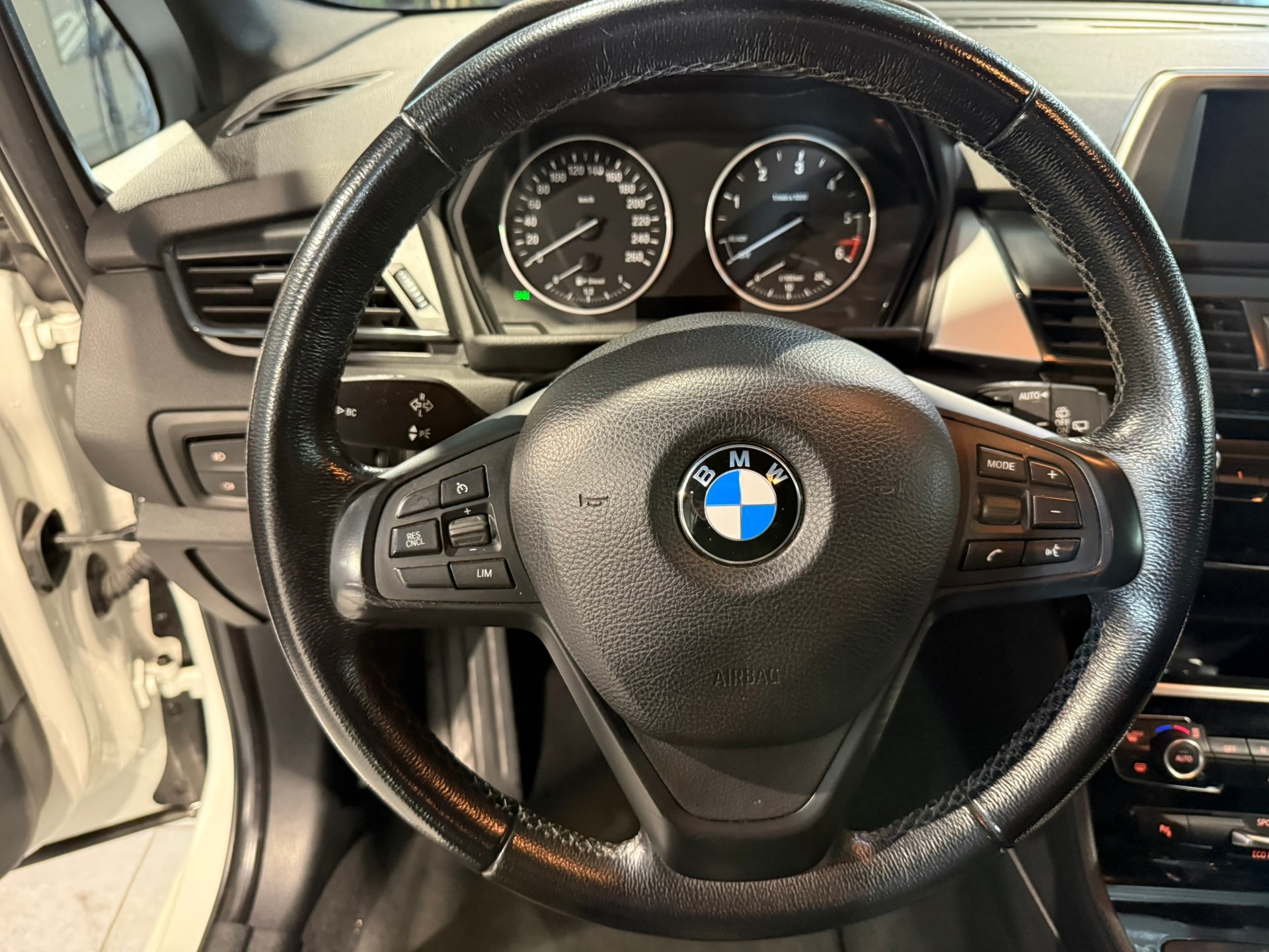BMW 218d Active Tourer Steptronic-image-23