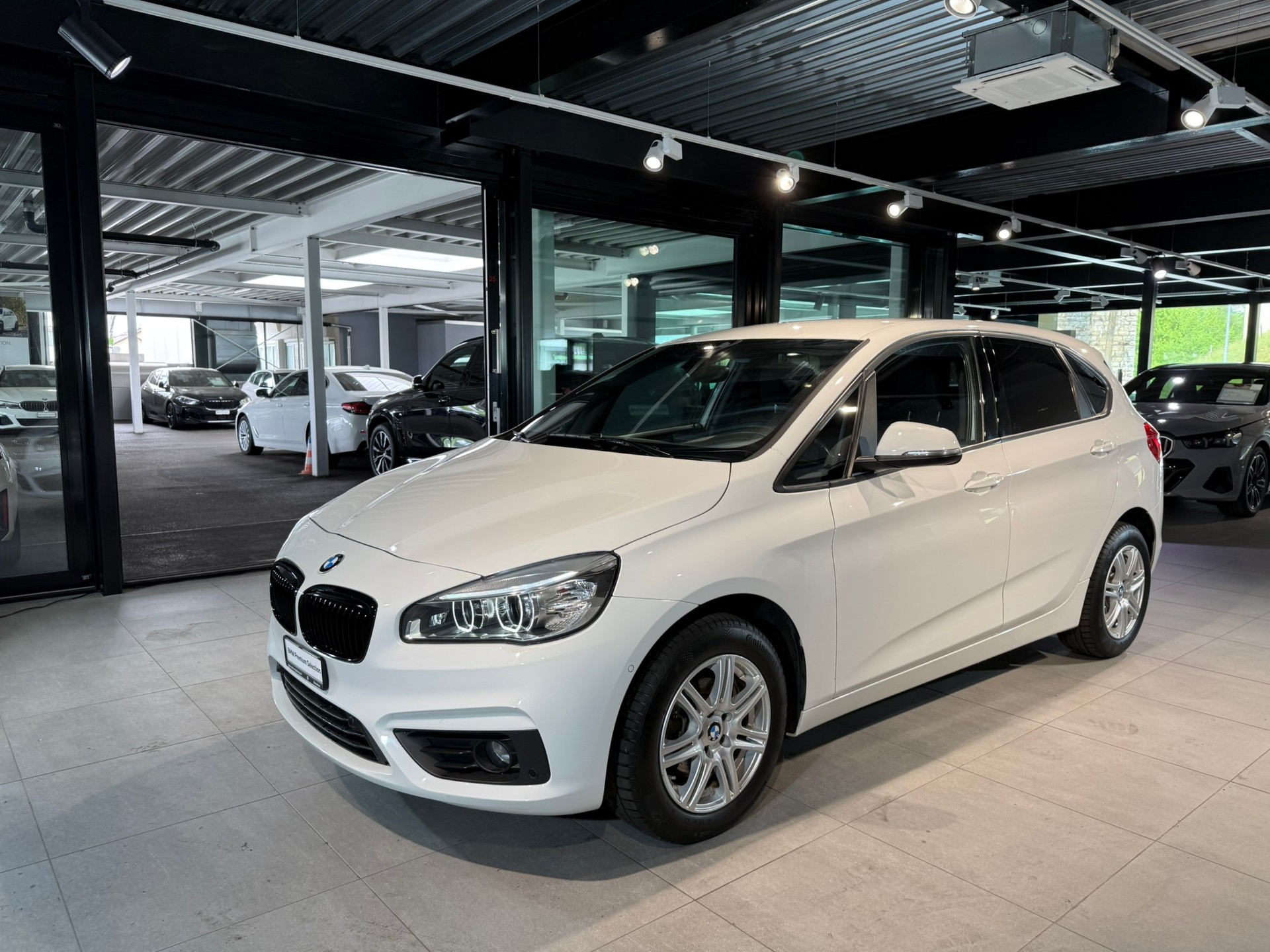 BMW 218d Active Tourer Steptronic-image-0